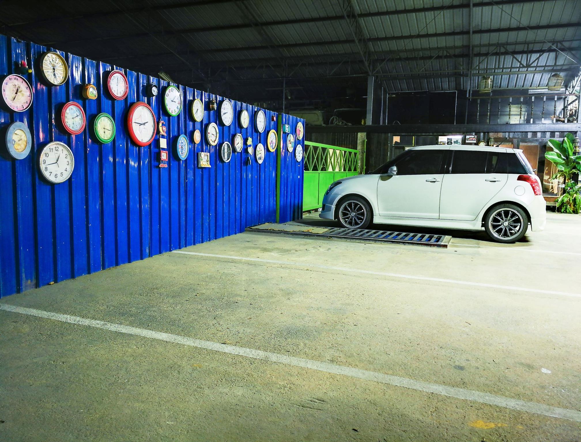 Hua Hin In Boxes