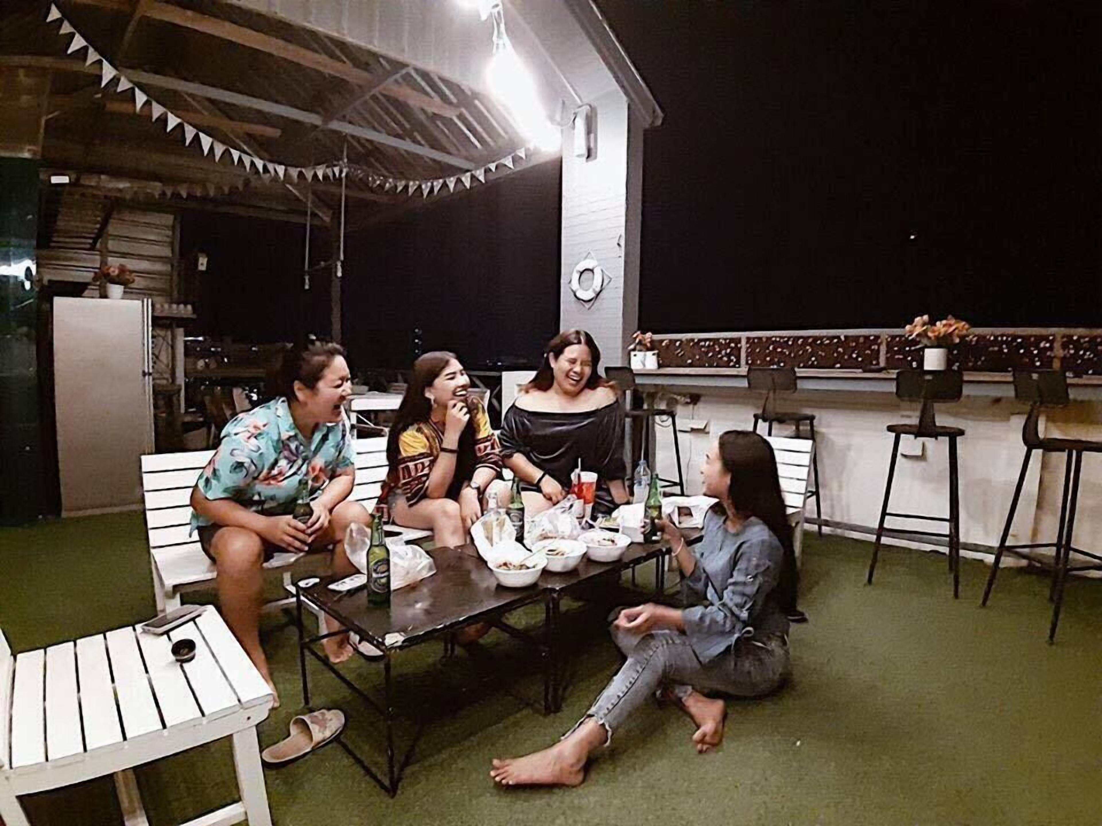 Jetty Huahin Hostel