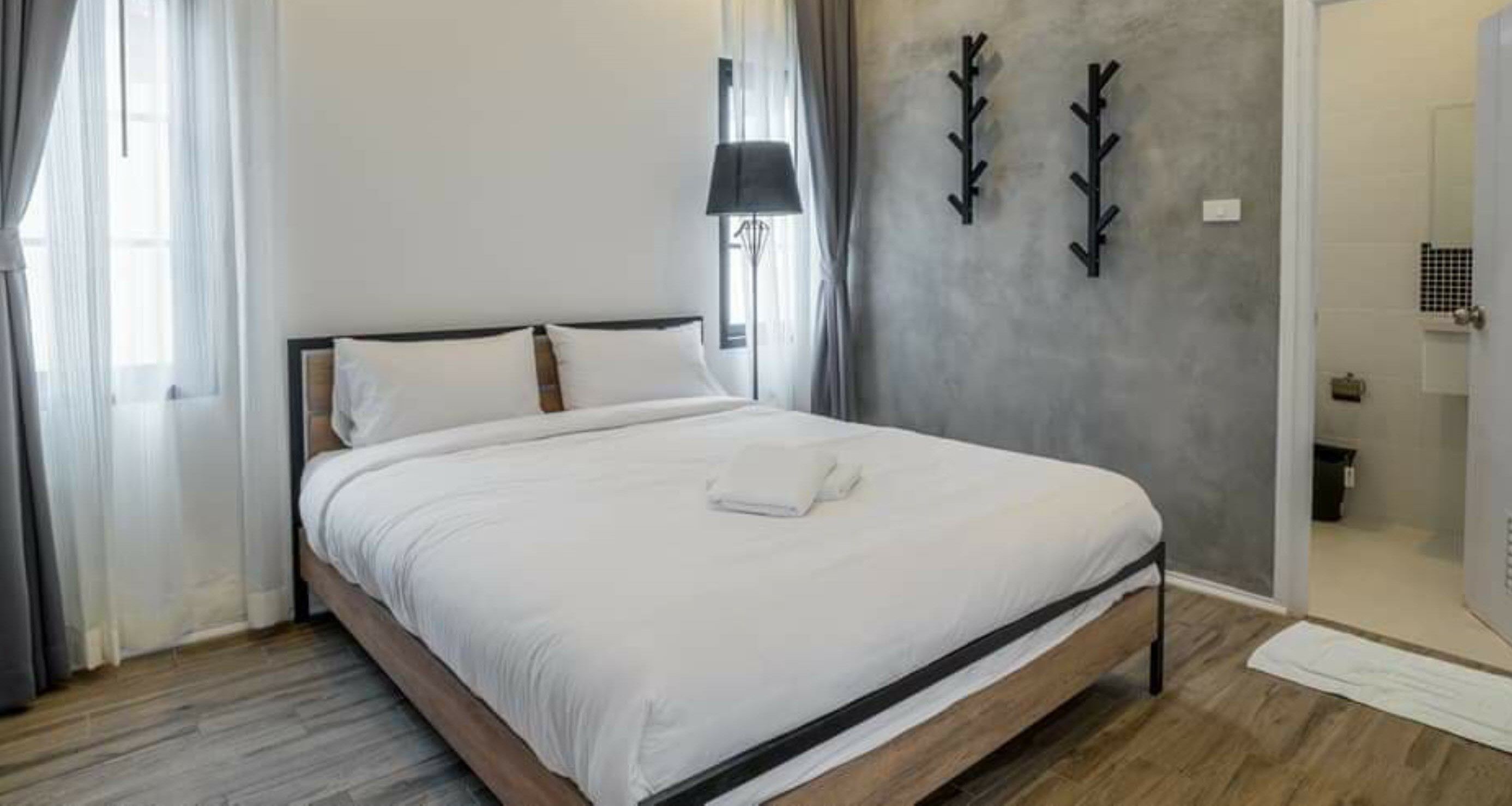 J Pool Villa Huahin