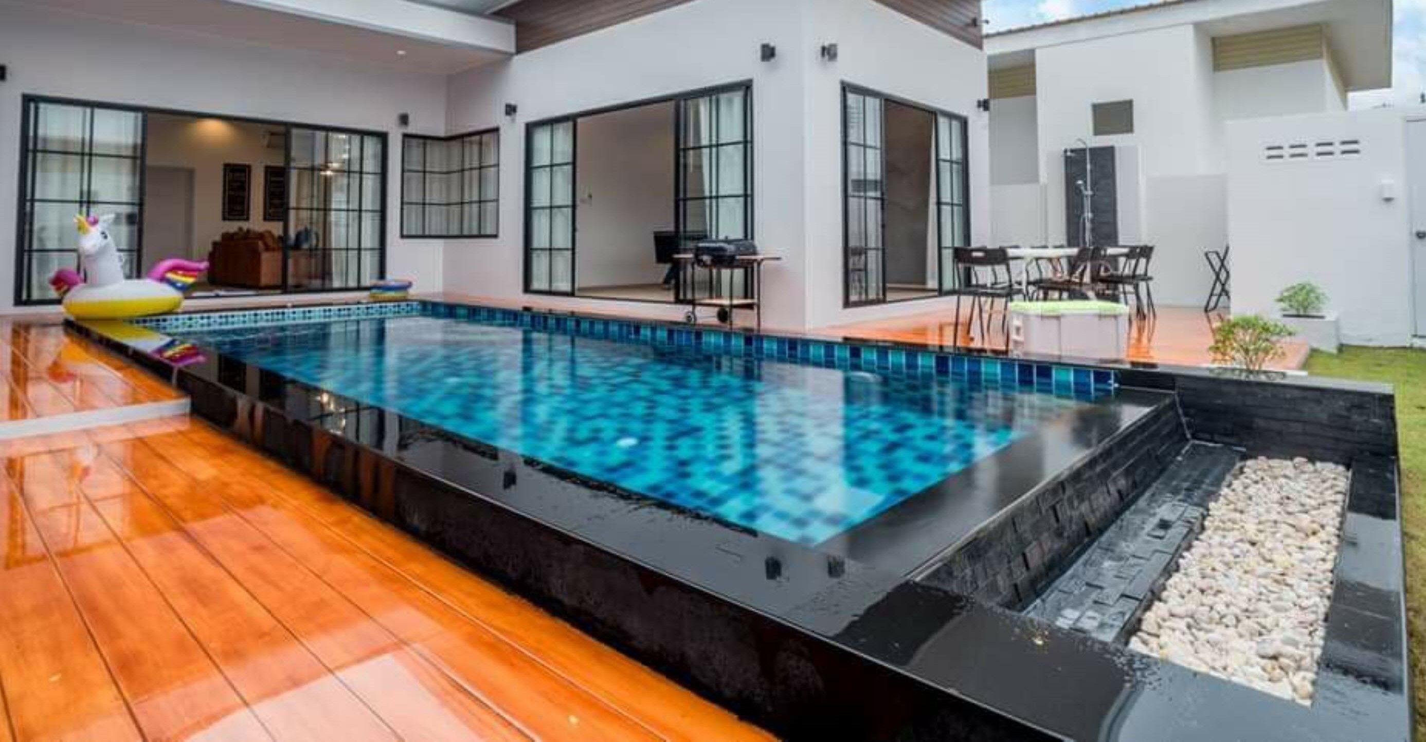 J Pool Villa Huahin