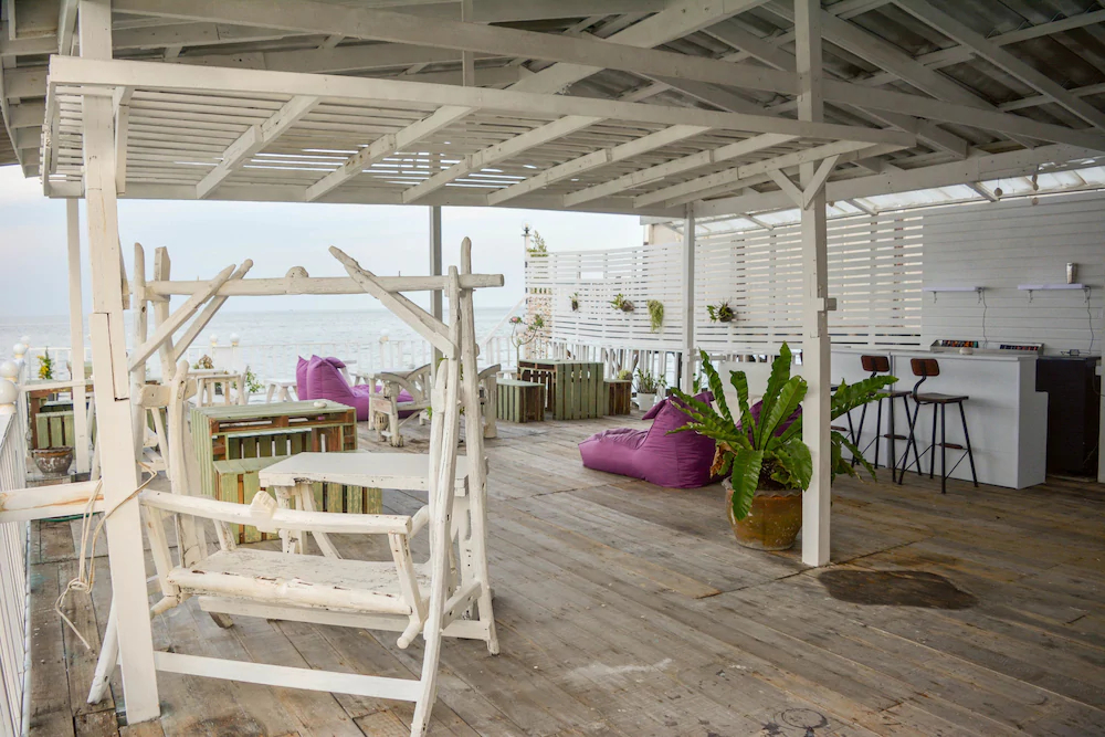 Karoon Hut Guesthouse