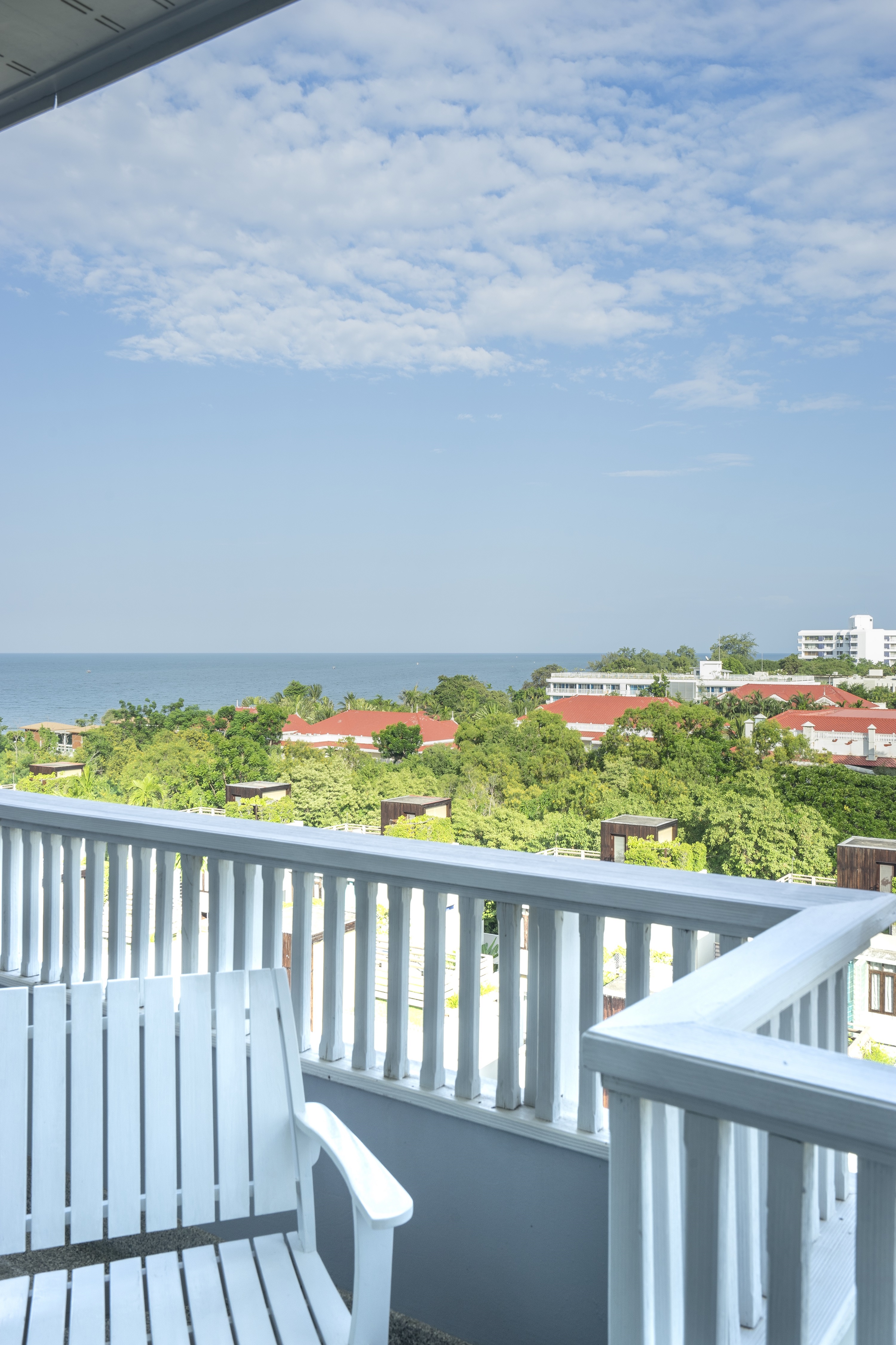 Loligo Resort Hua Hin +A Fresh Twist By Let’s Sea