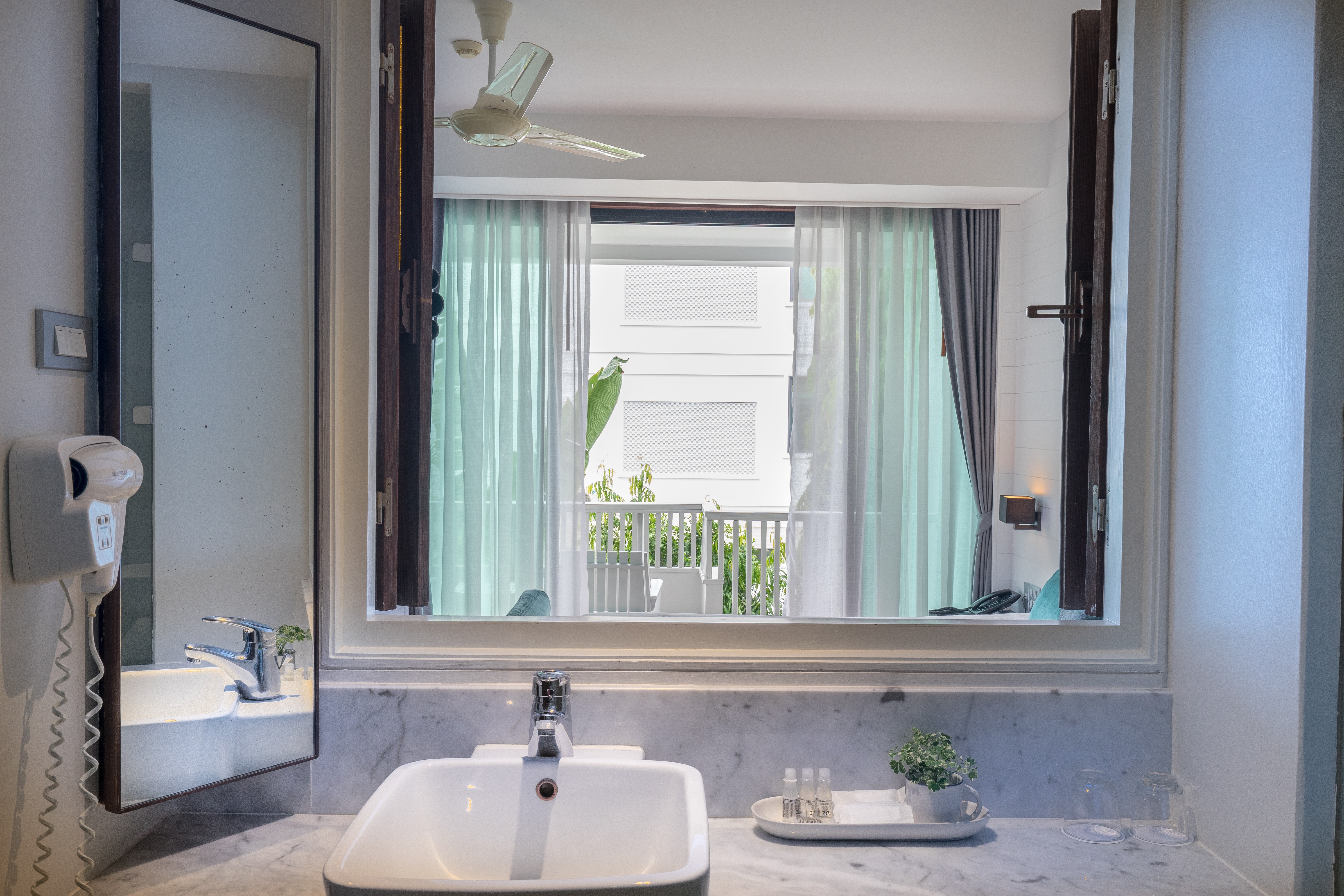 Loligo Resort Hua Hin +A Fresh Twist By Let’s Sea