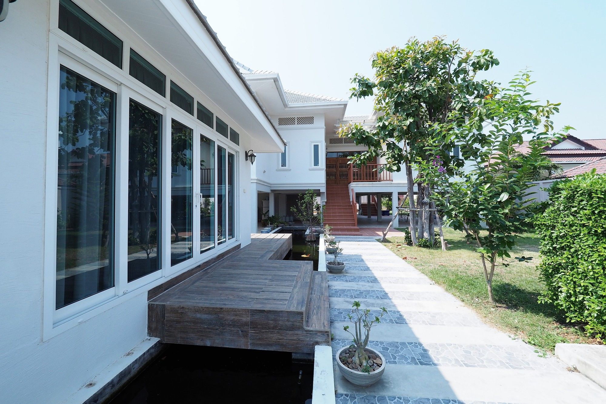 Marisa Villa Huahin