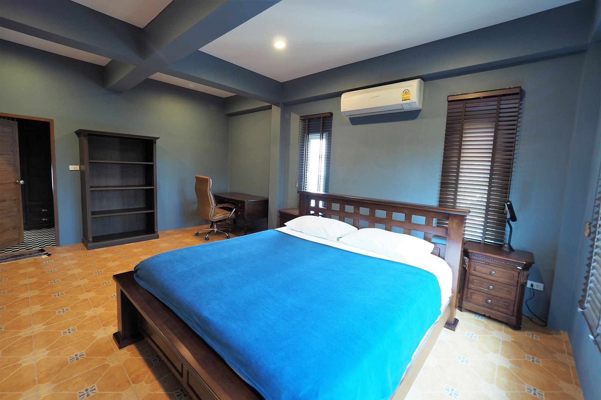 Marisa Villa Huahin