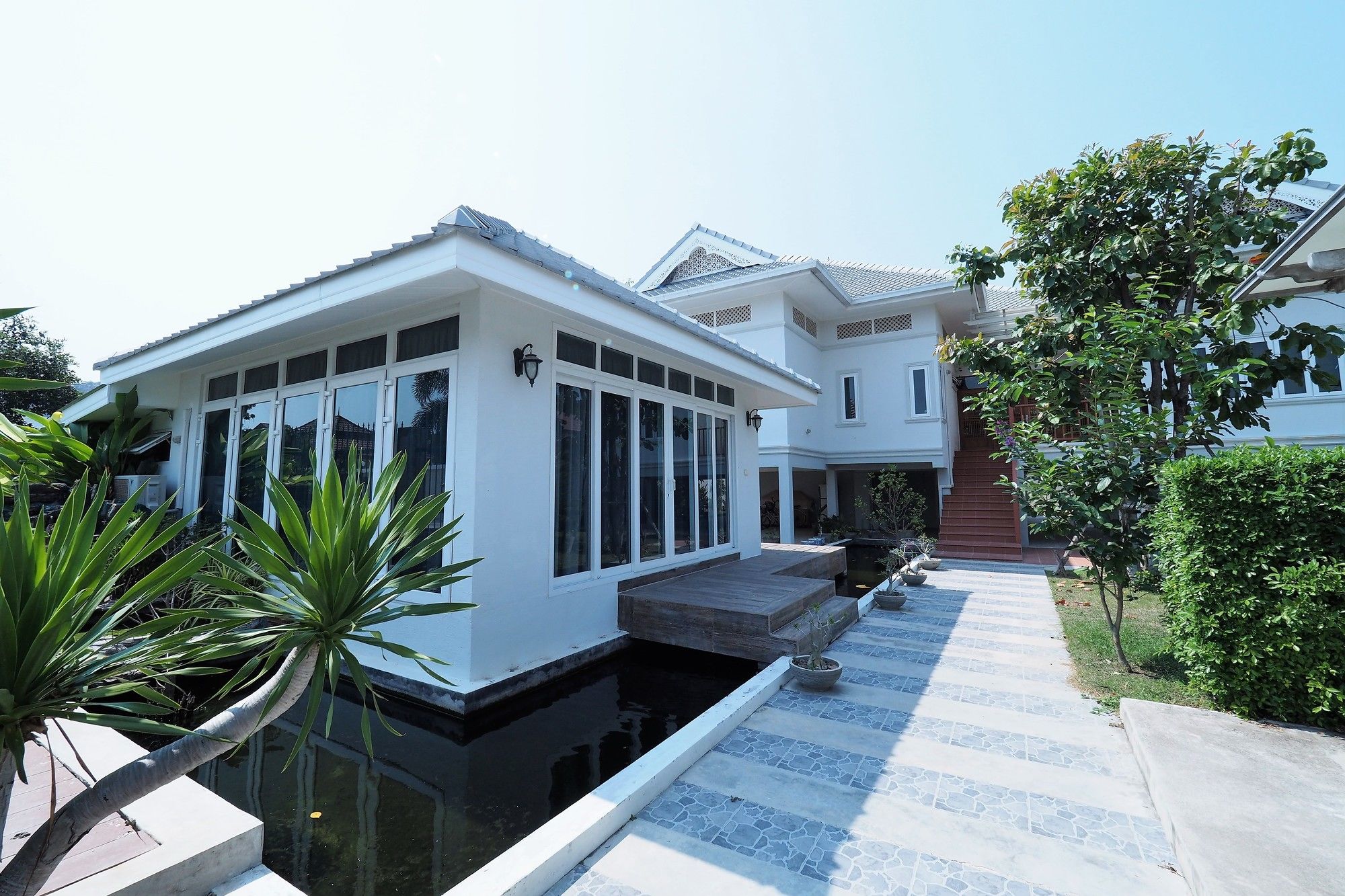 Marisa Villa Huahin