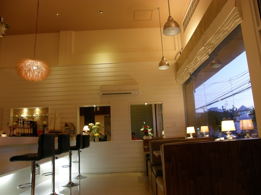 Mooz Hua Hin