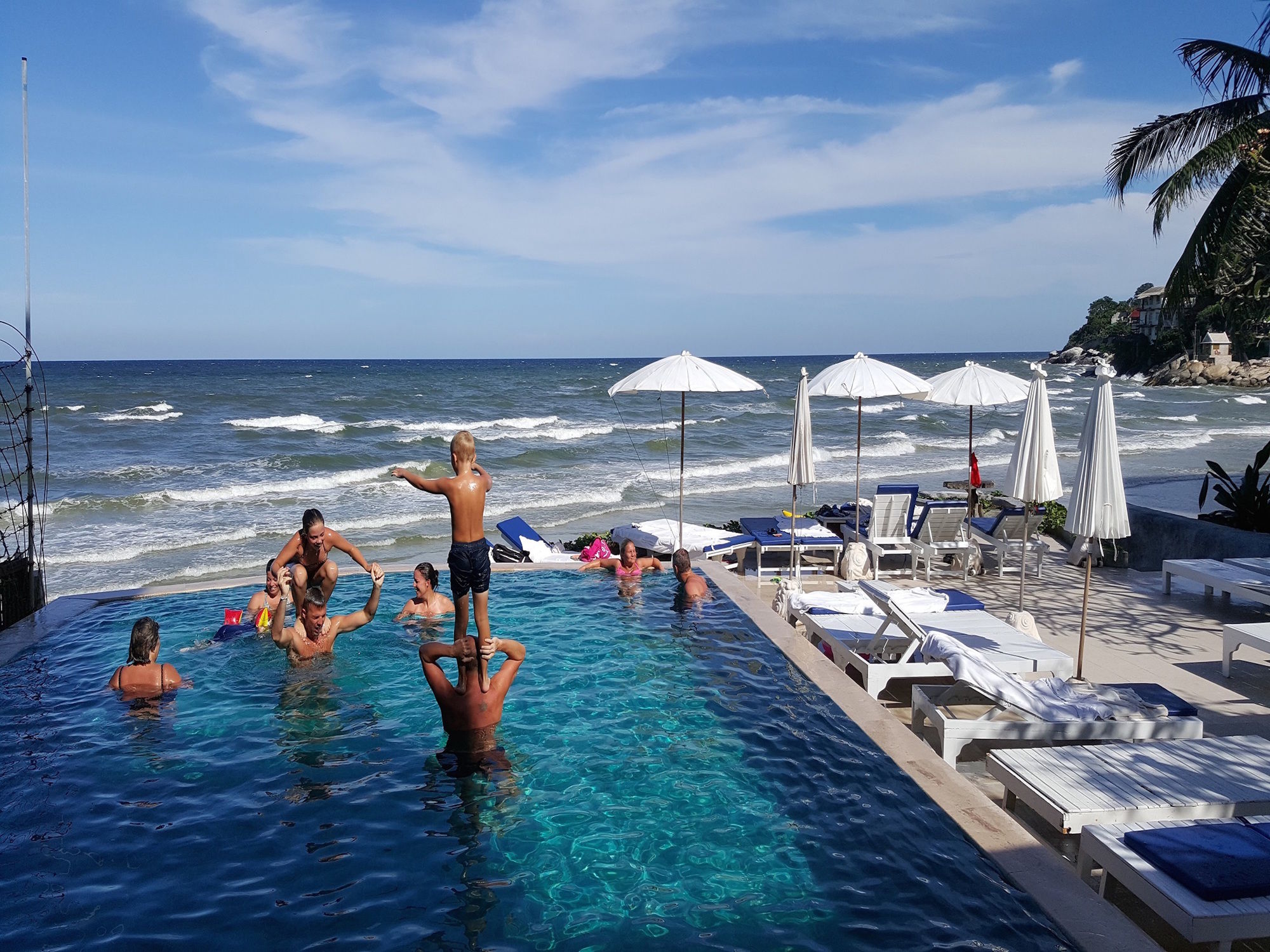 Nern Chalet Beachfront Hotel