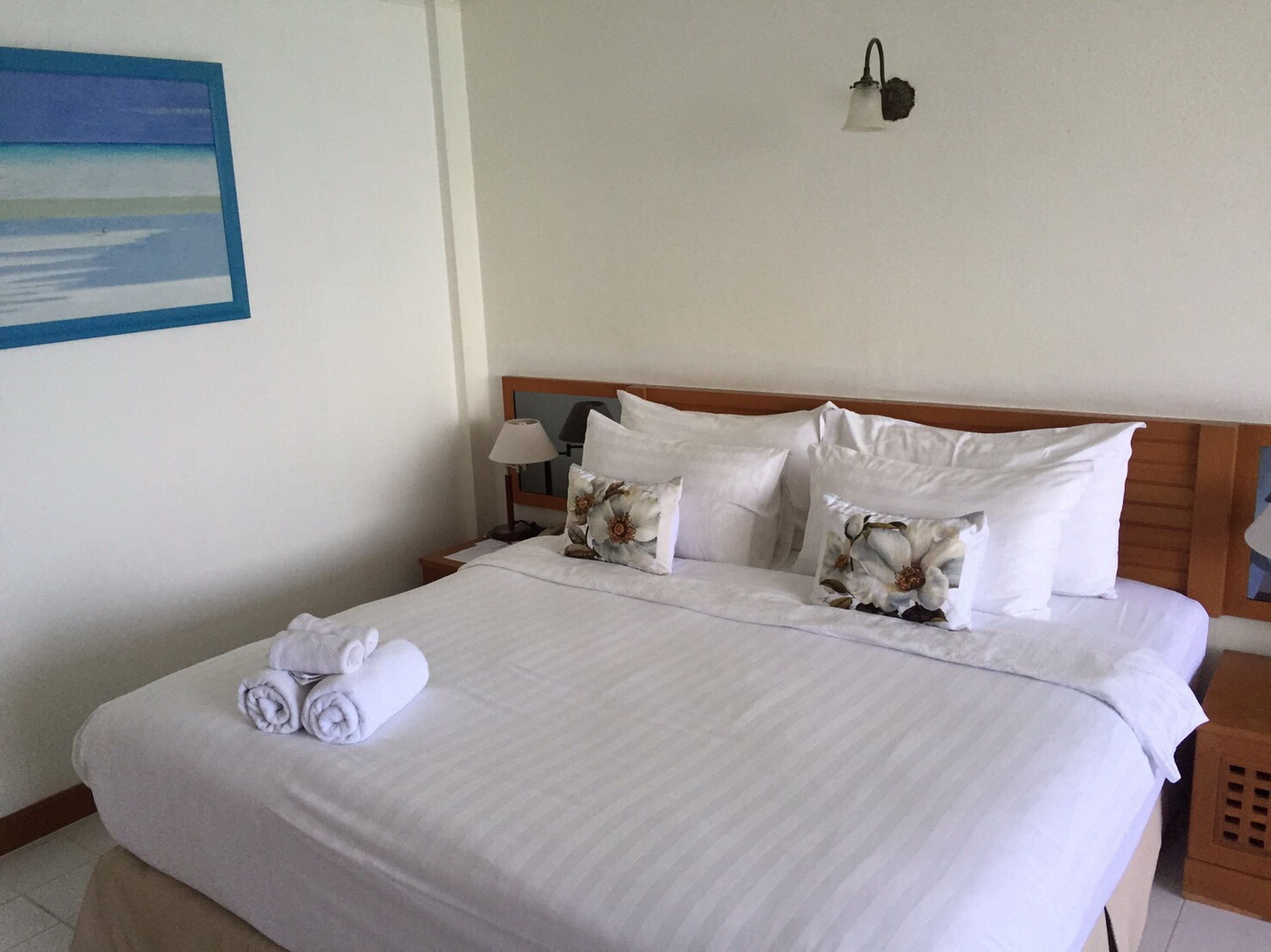 Nern Chalet Beachfront Hotel