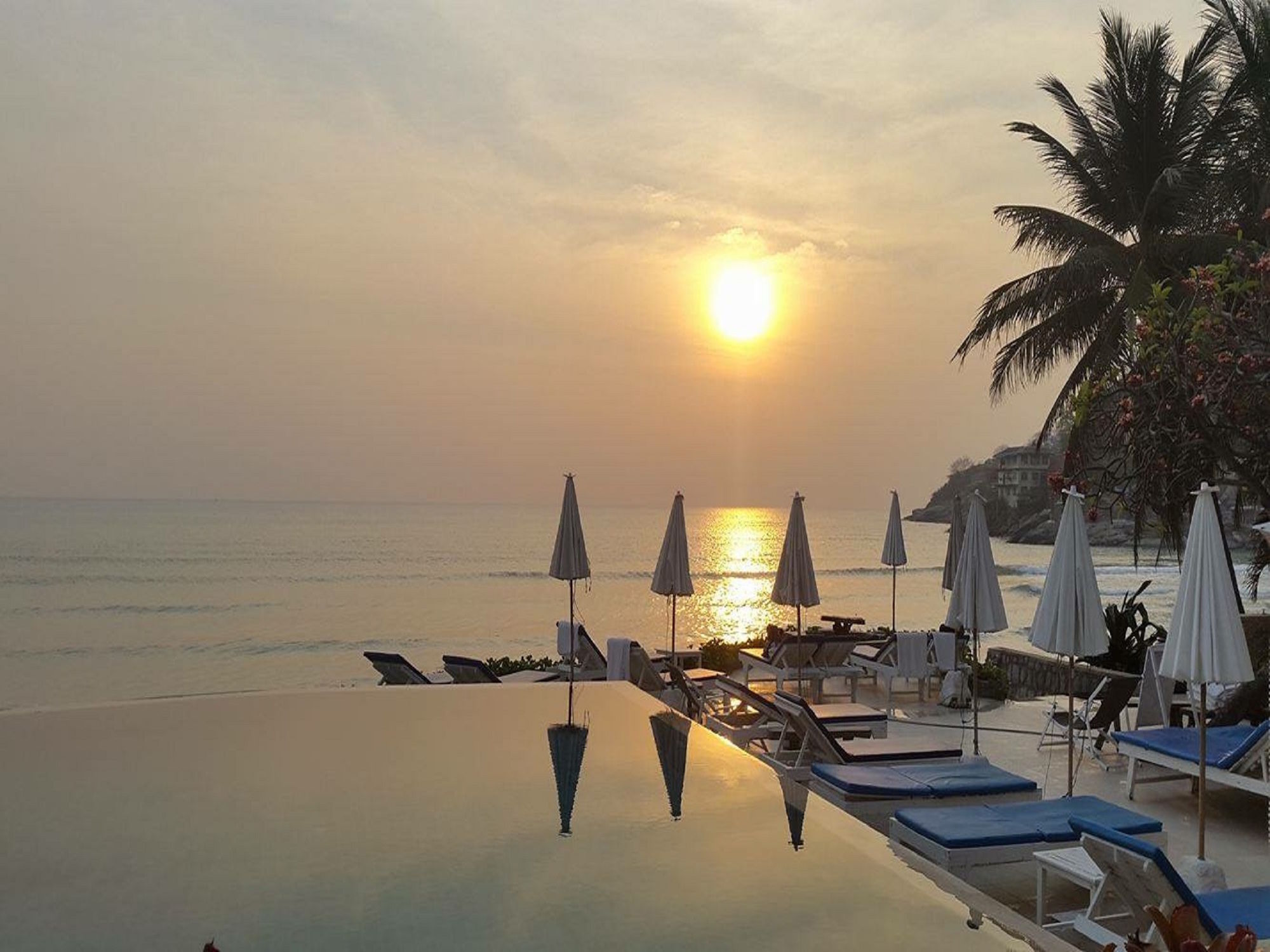 Nern Chalet Beachfront Hotel