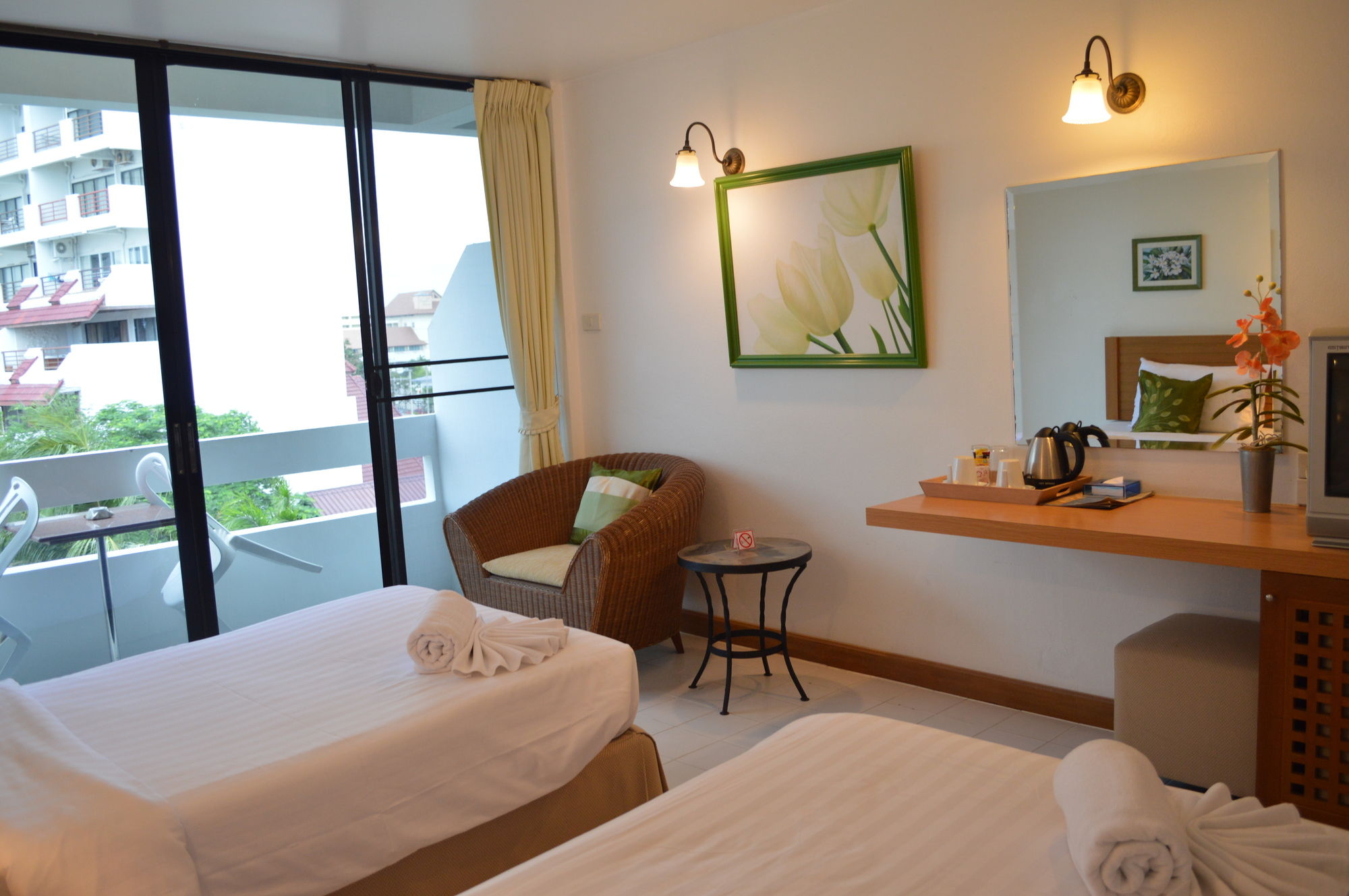 Nern Chalet Beachfront Hotel