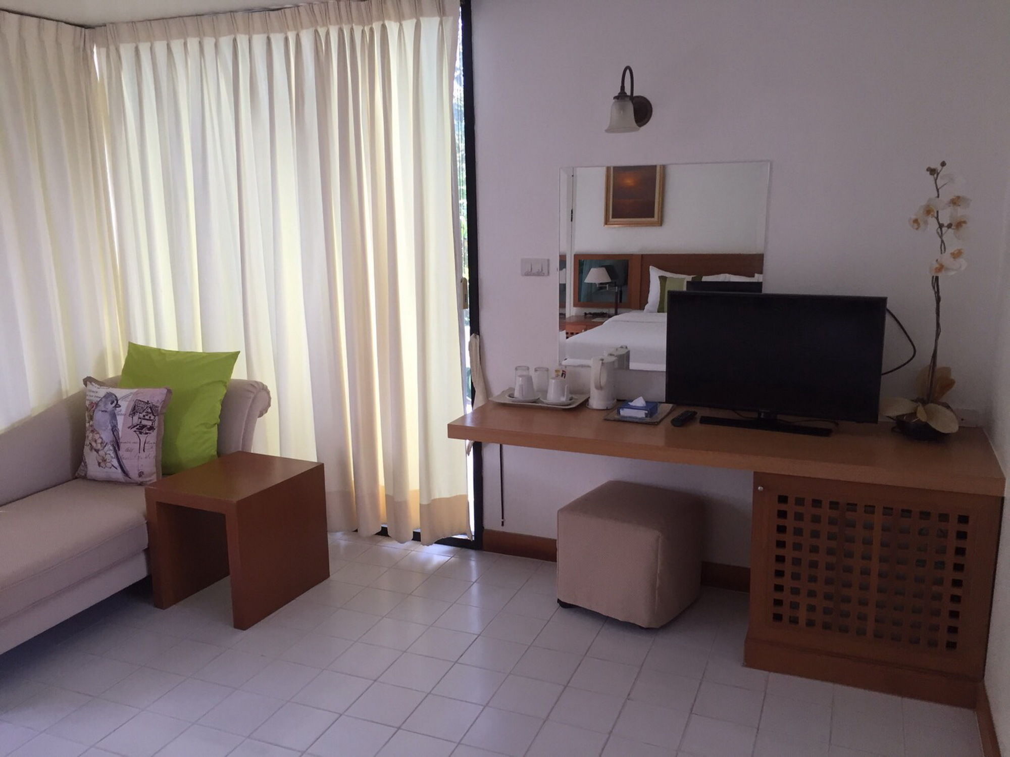 Nern Chalet Beachfront Hotel