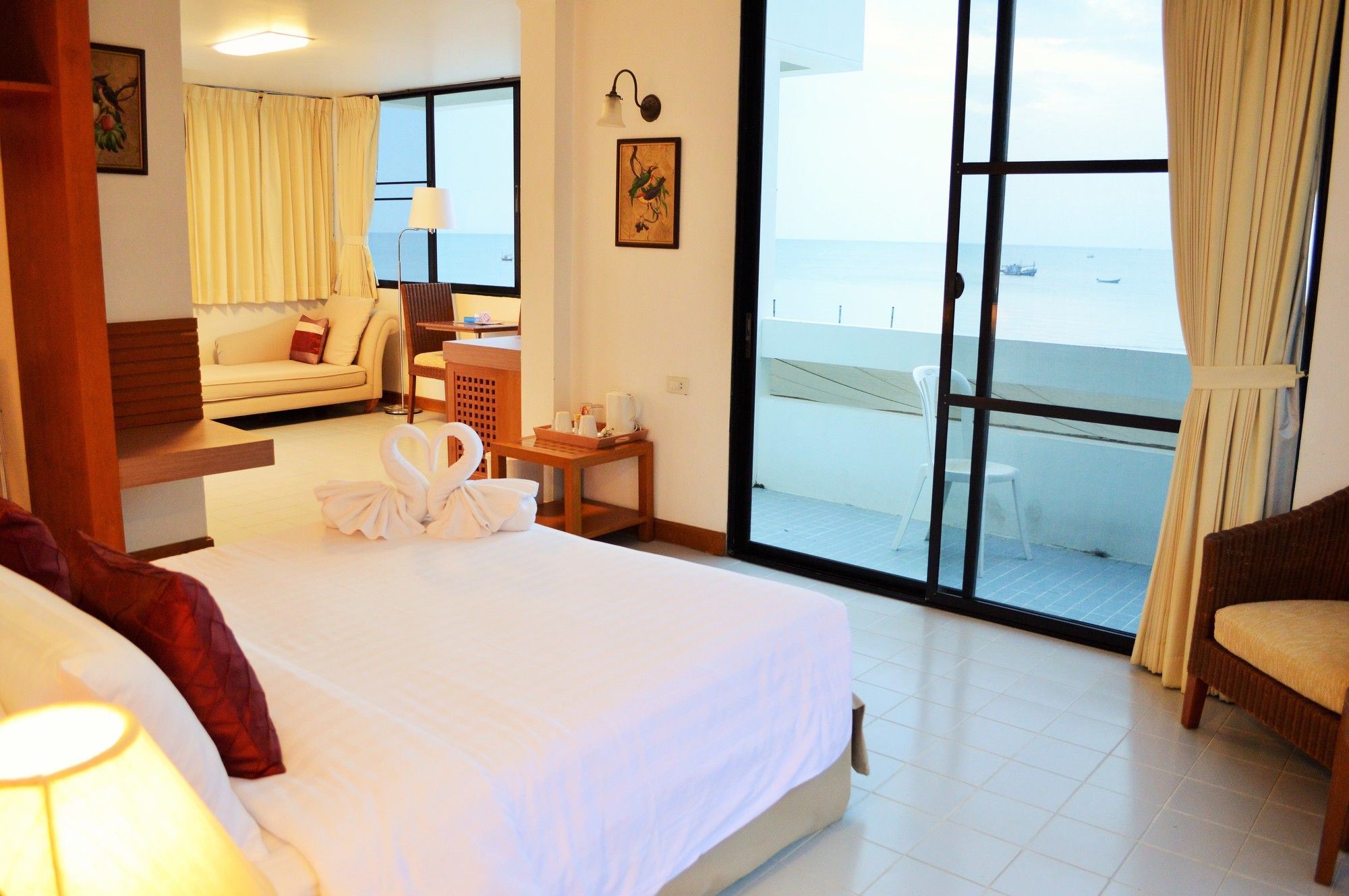 Nern Chalet Beachfront Hotel