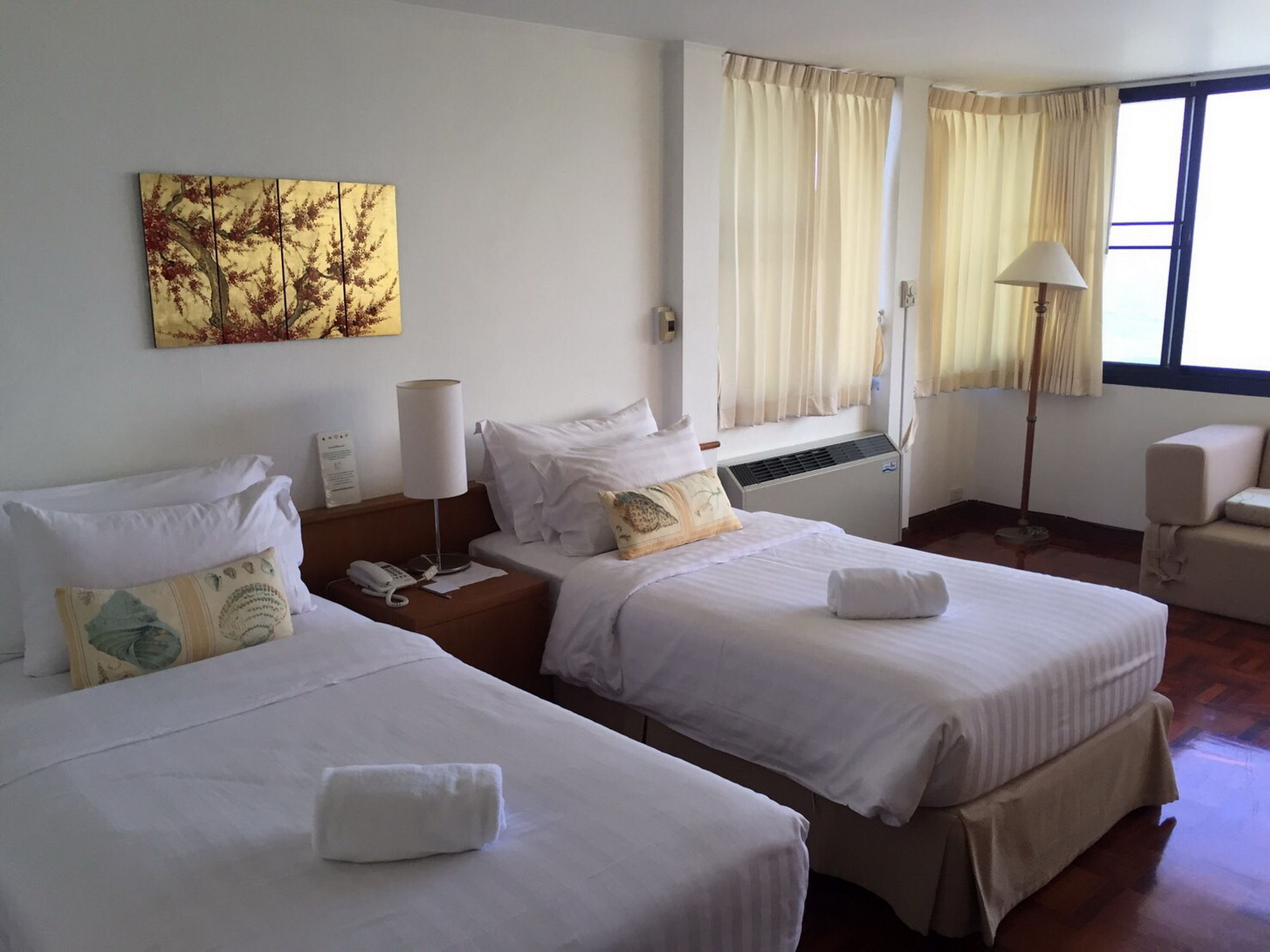 Nern Chalet Beachfront Hotel