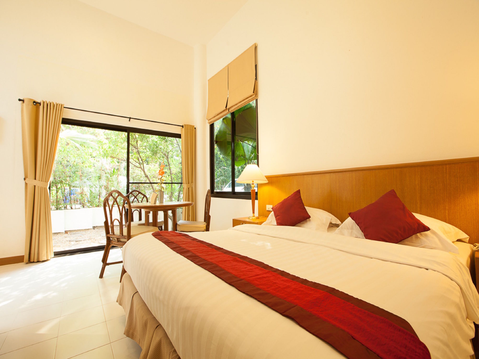Nern Chalet Beachfront Hotel