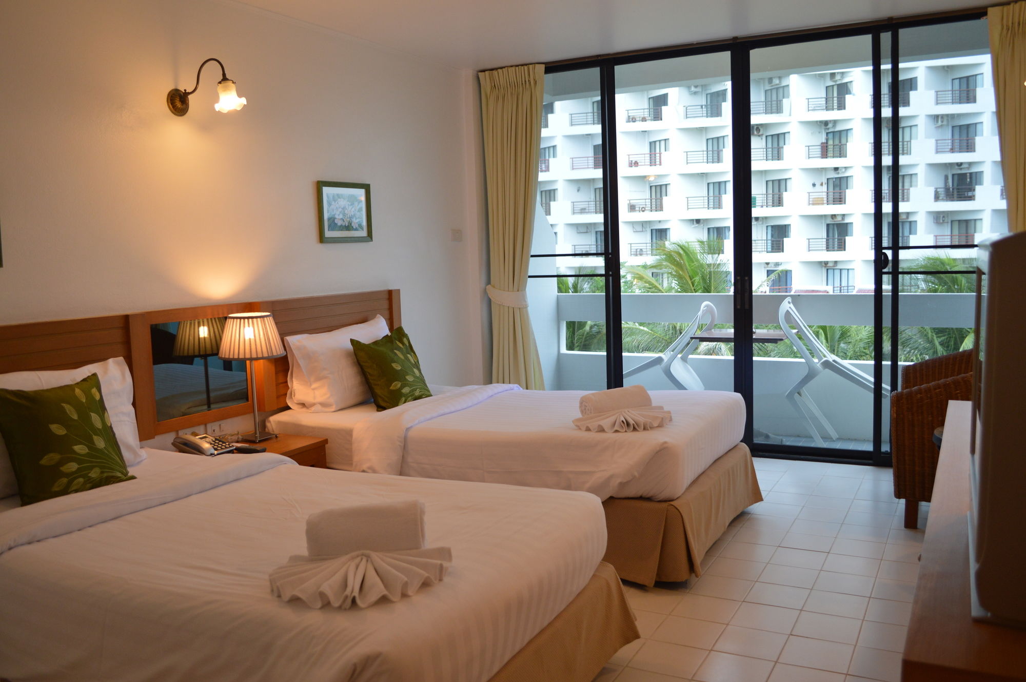Nern Chalet Beachfront Hotel