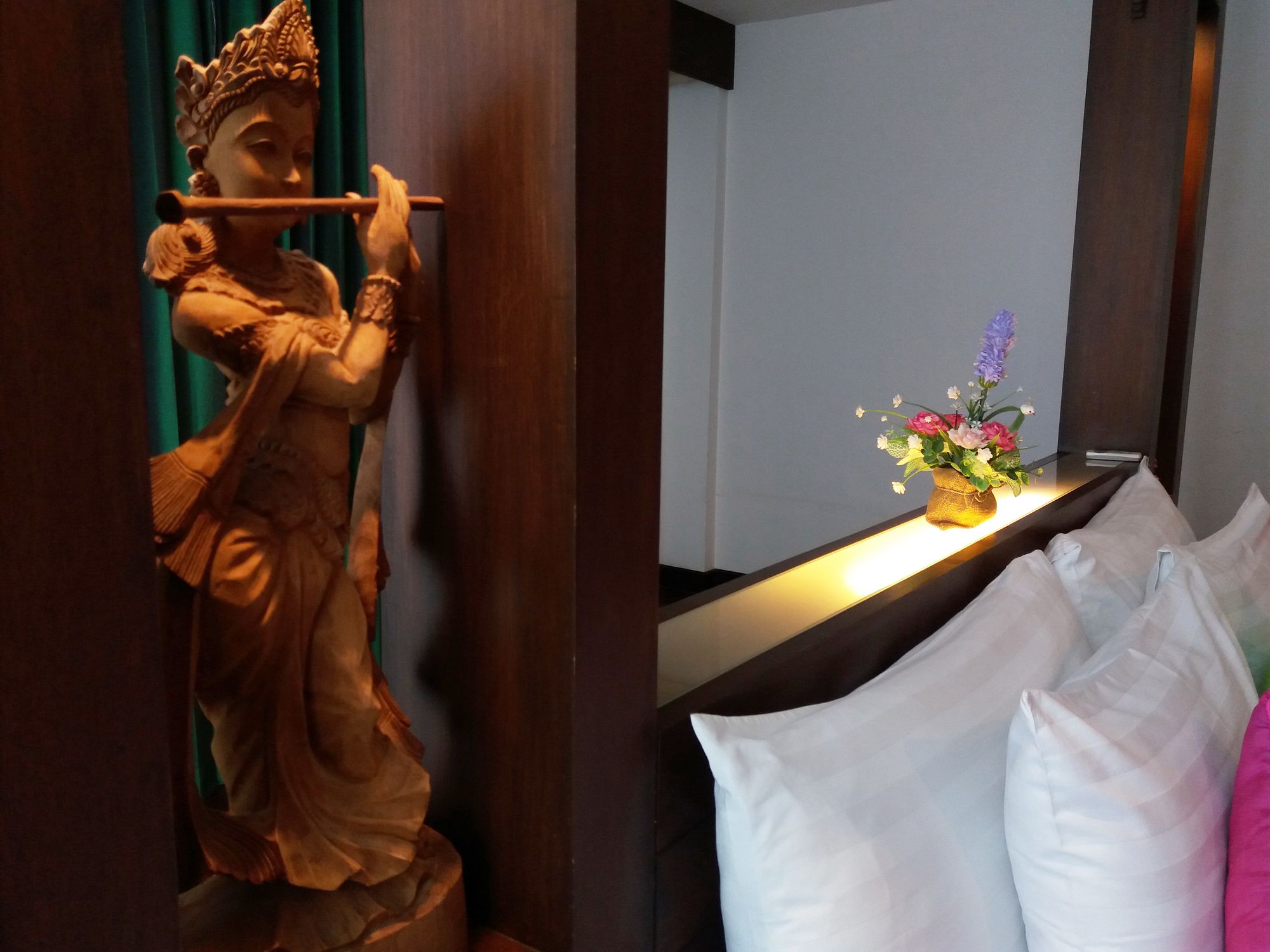 Nicha Hua Hin