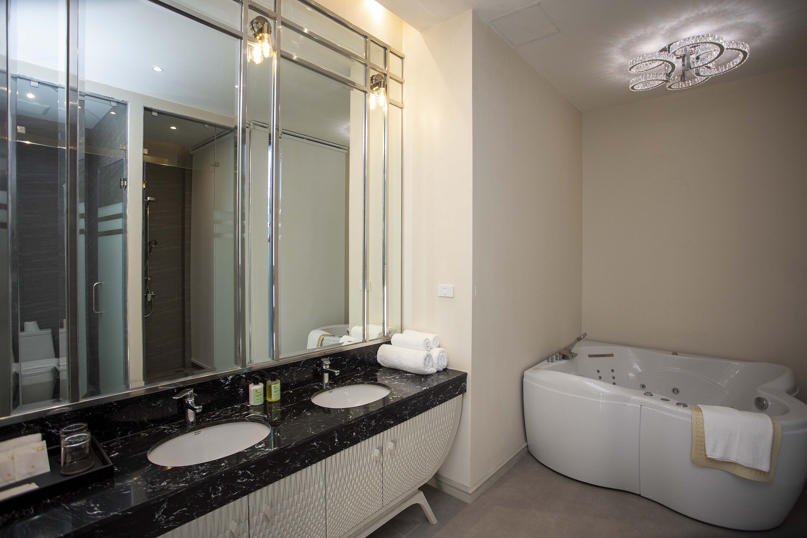 Phukalini Luxury Pool Villa & Onsen