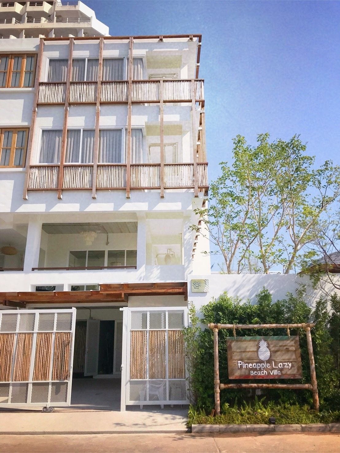 Pineapple Lazy Beach Villas