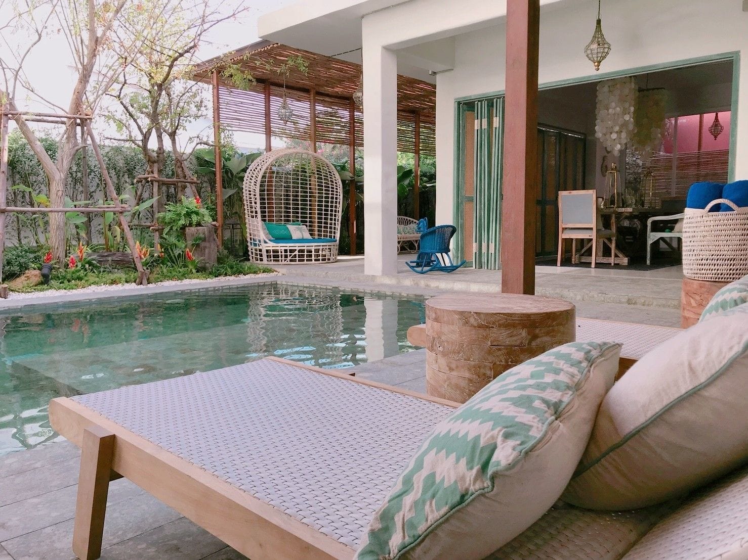 Pineapple Lazy Beach Villas