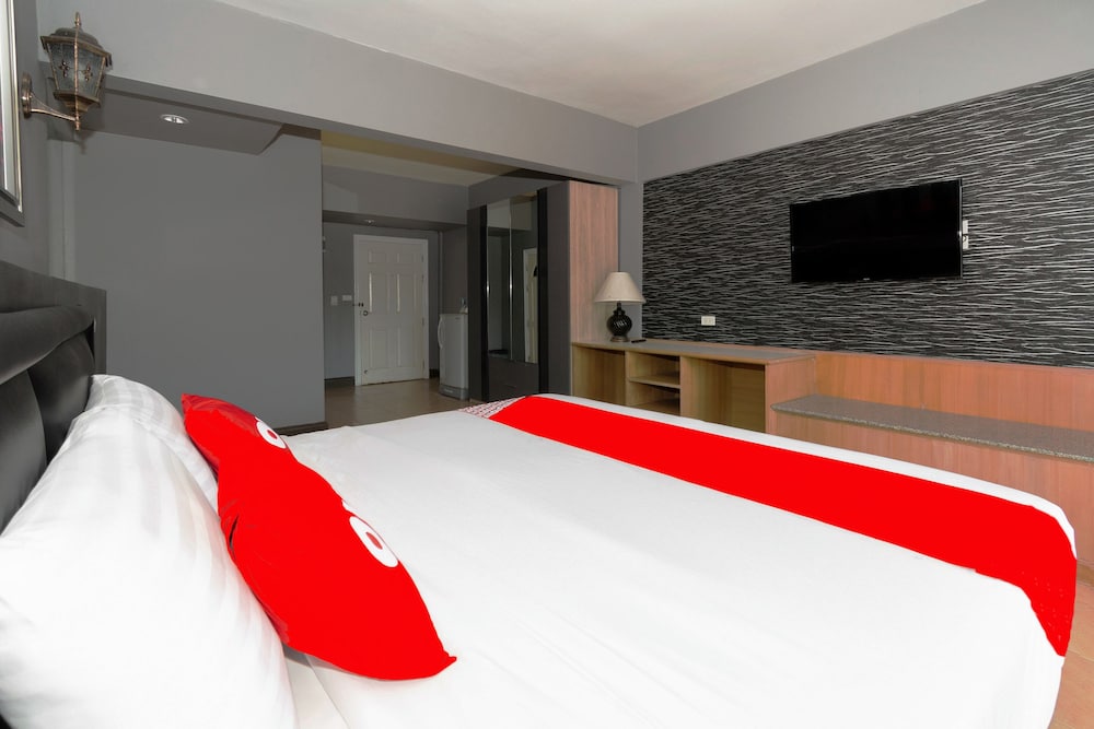 Pom Pom Residence by OYO Rooms