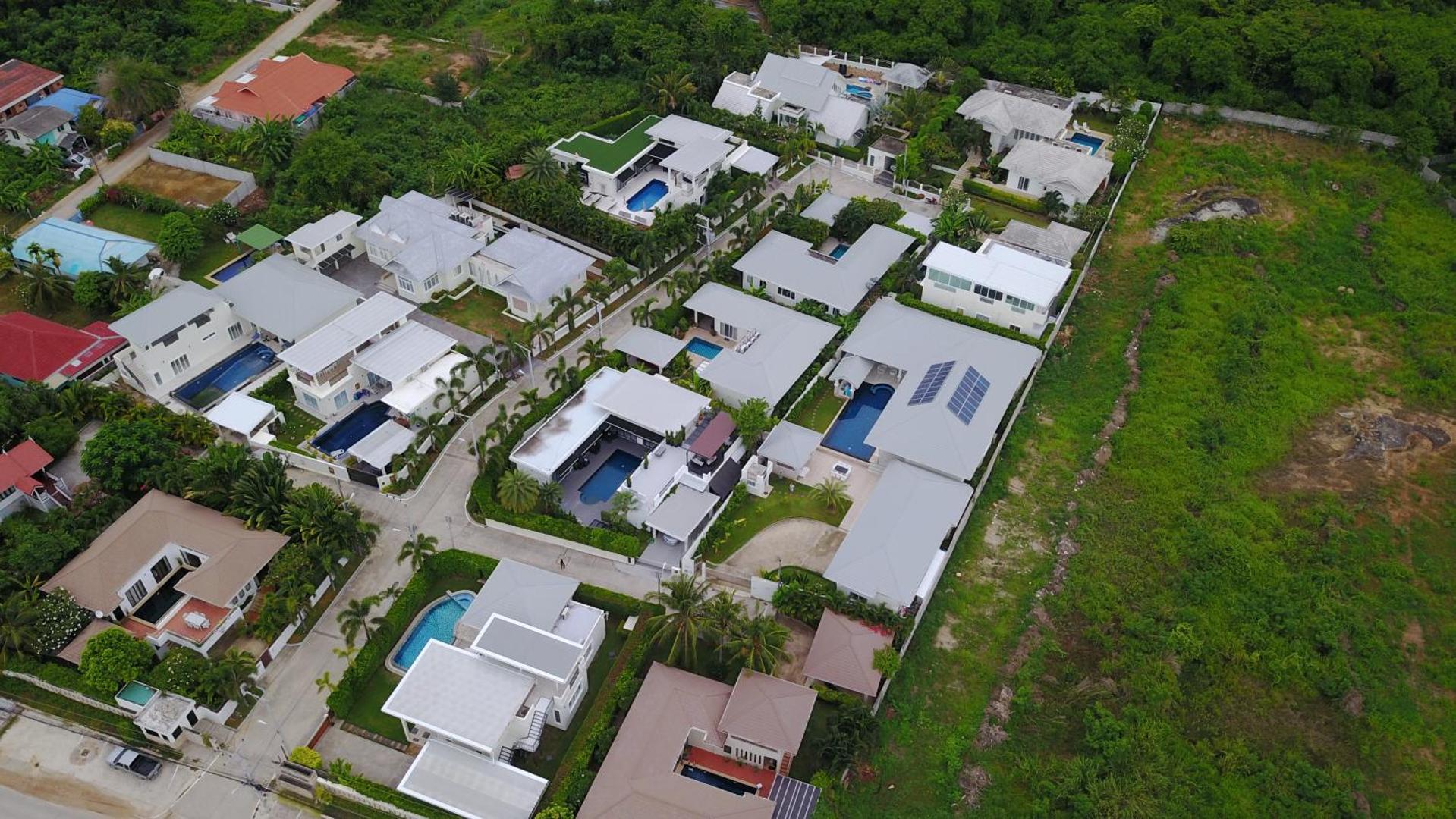 Sea Breeze Villas Hua Hin