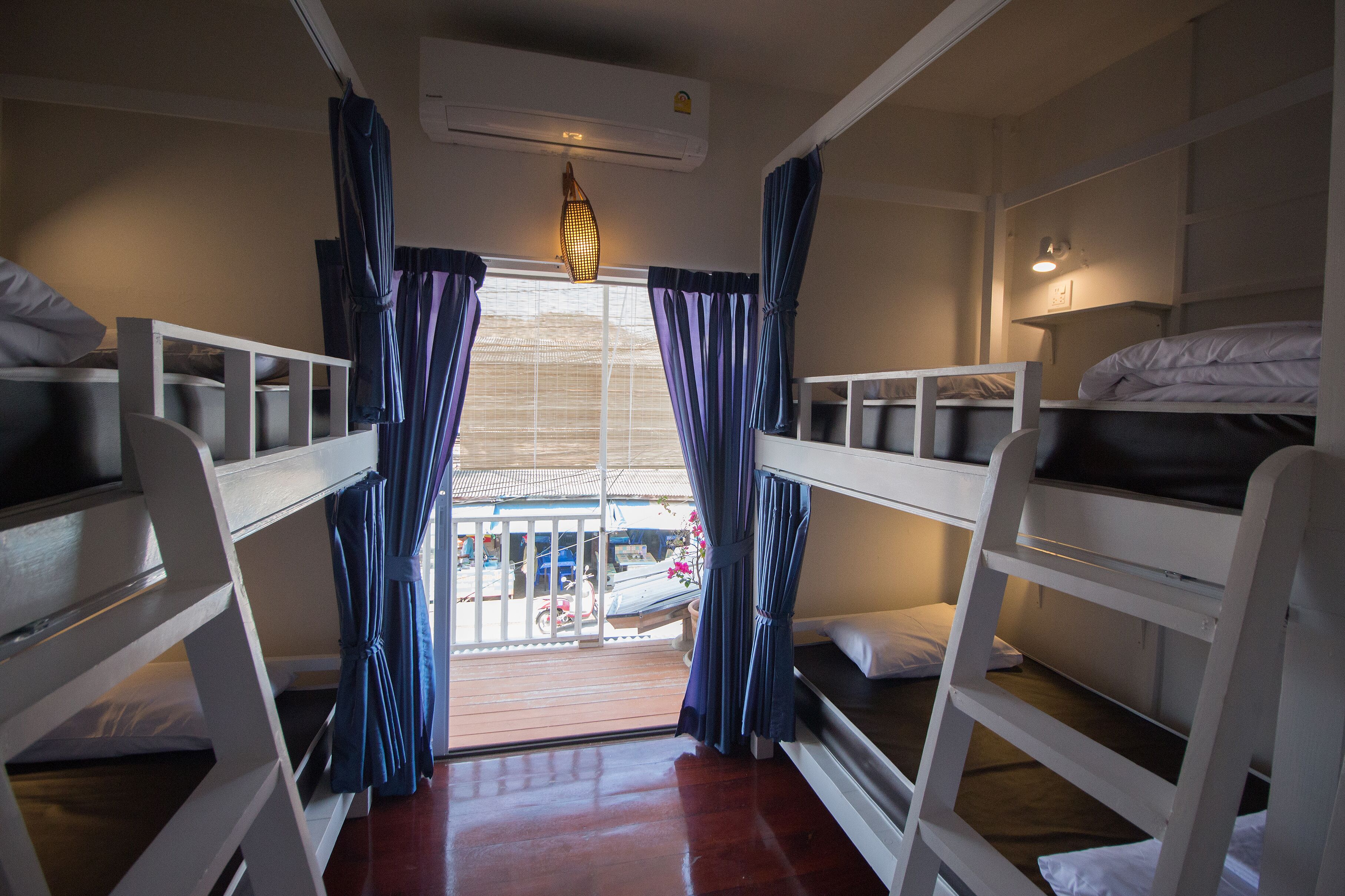 SleepEasy Beach Hostel Huahin