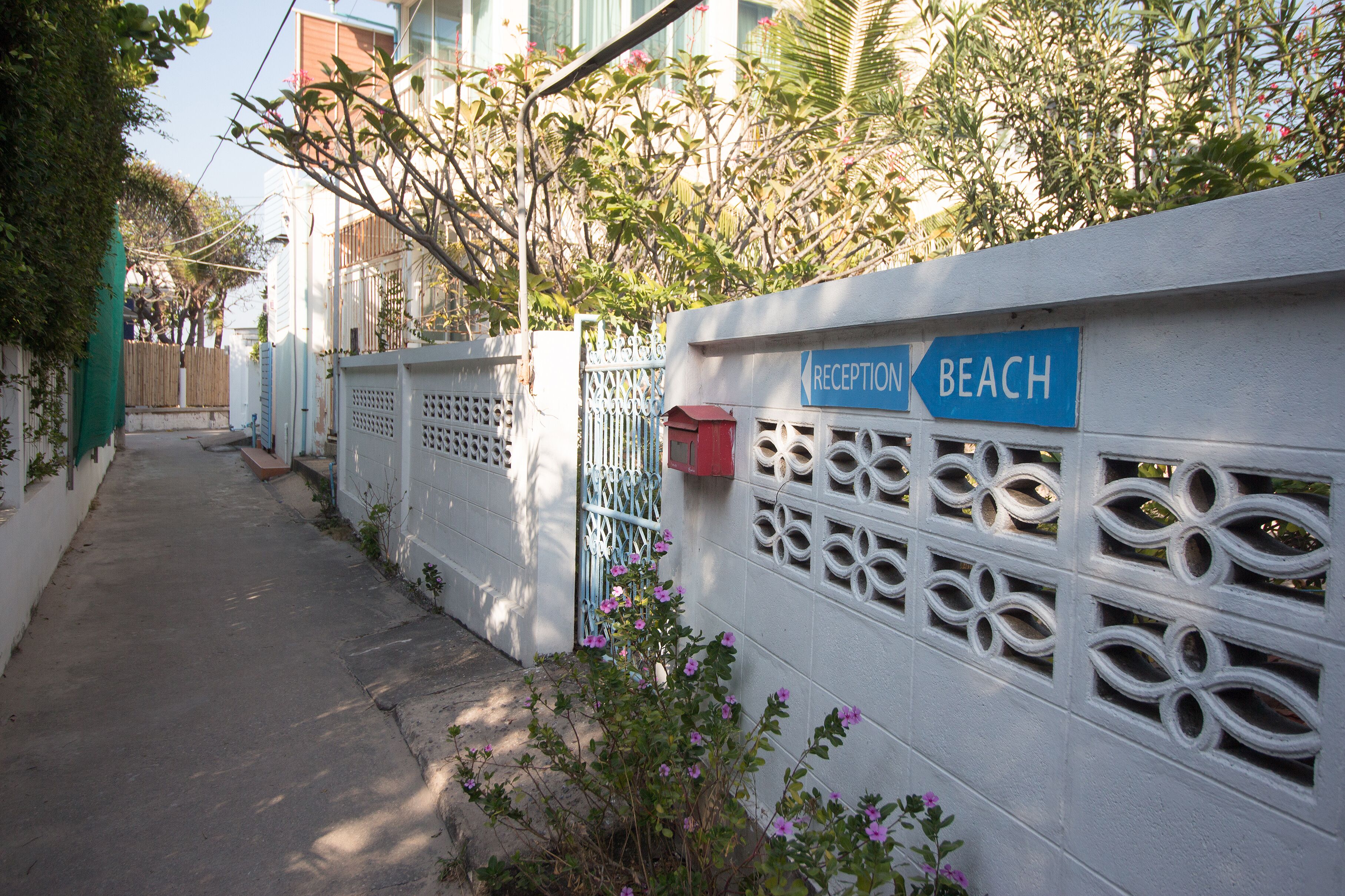 SleepEasy Beach Hostel Huahin