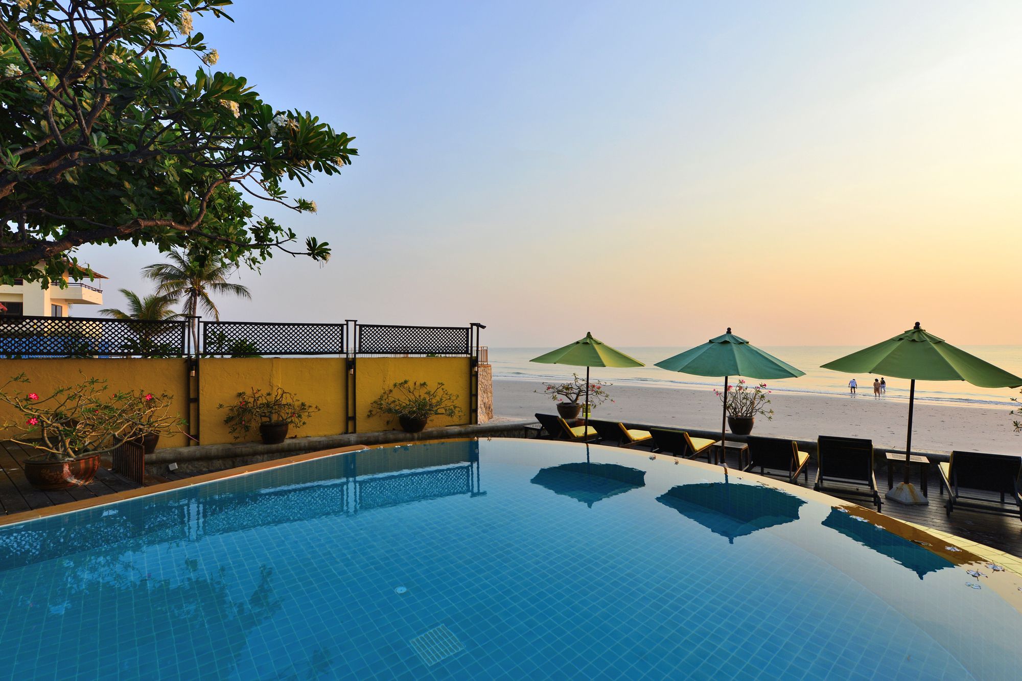 Supatra Hua Hin Resort