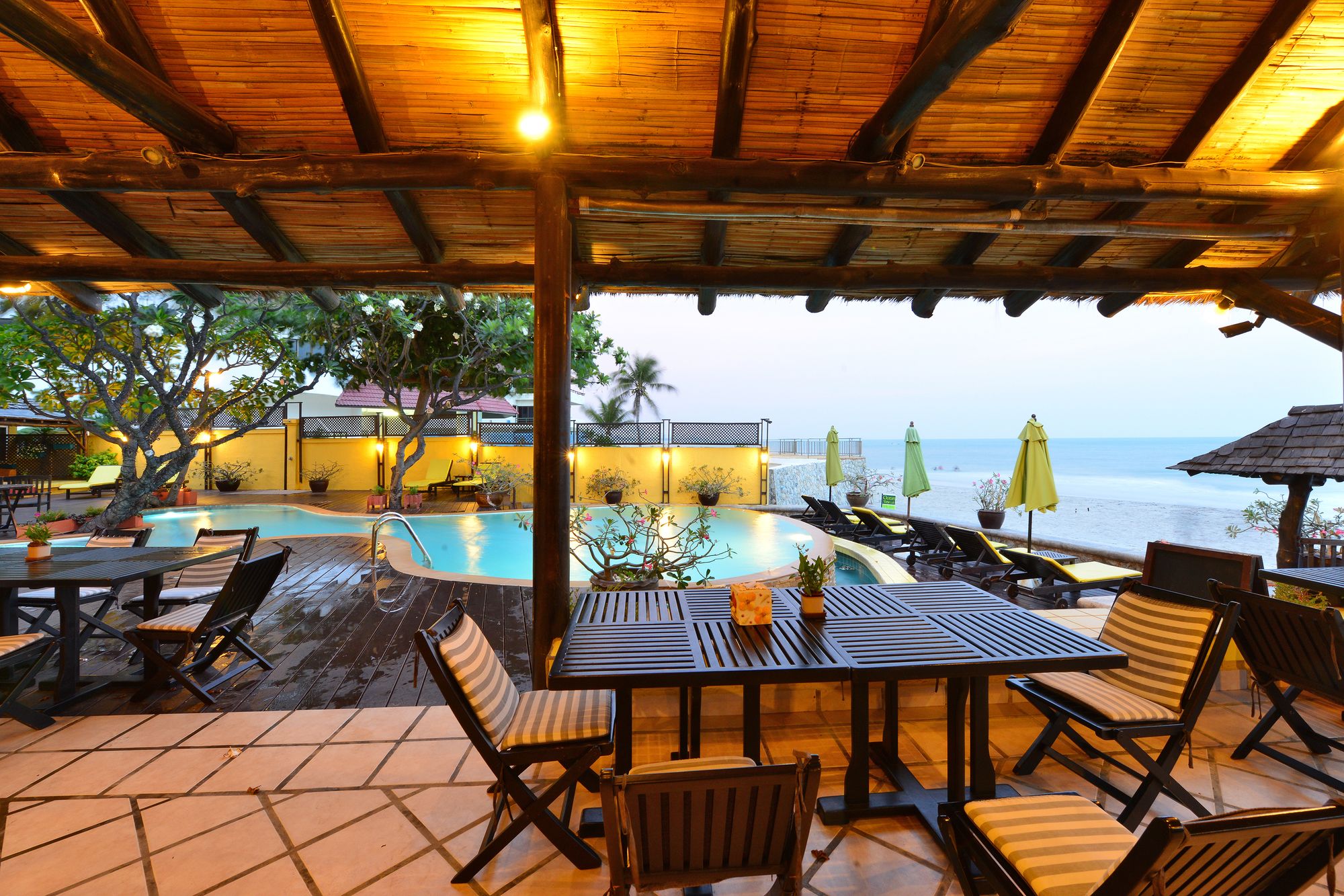Supatra Hua Hin Resort