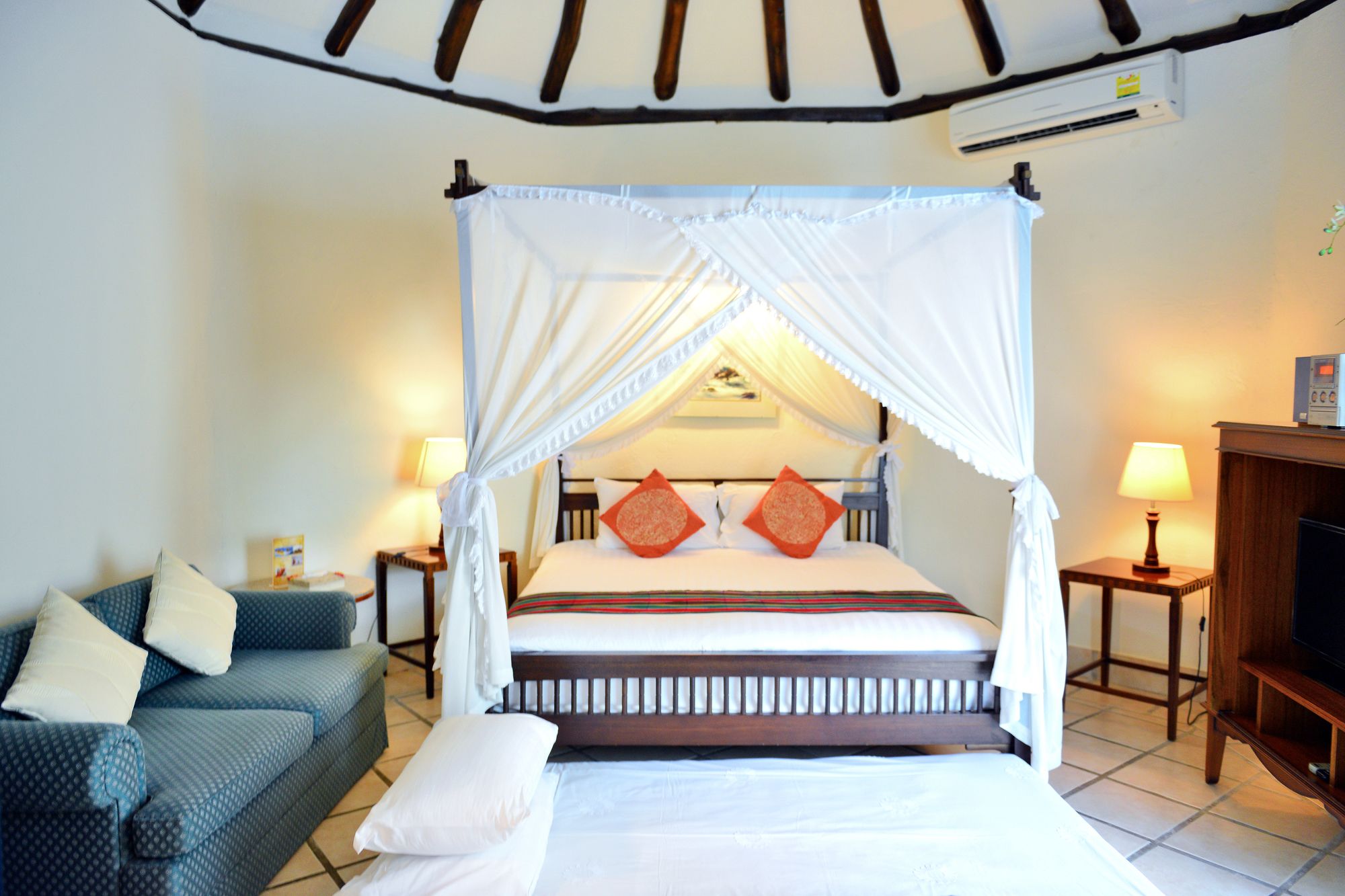 Supatra Hua Hin Resort