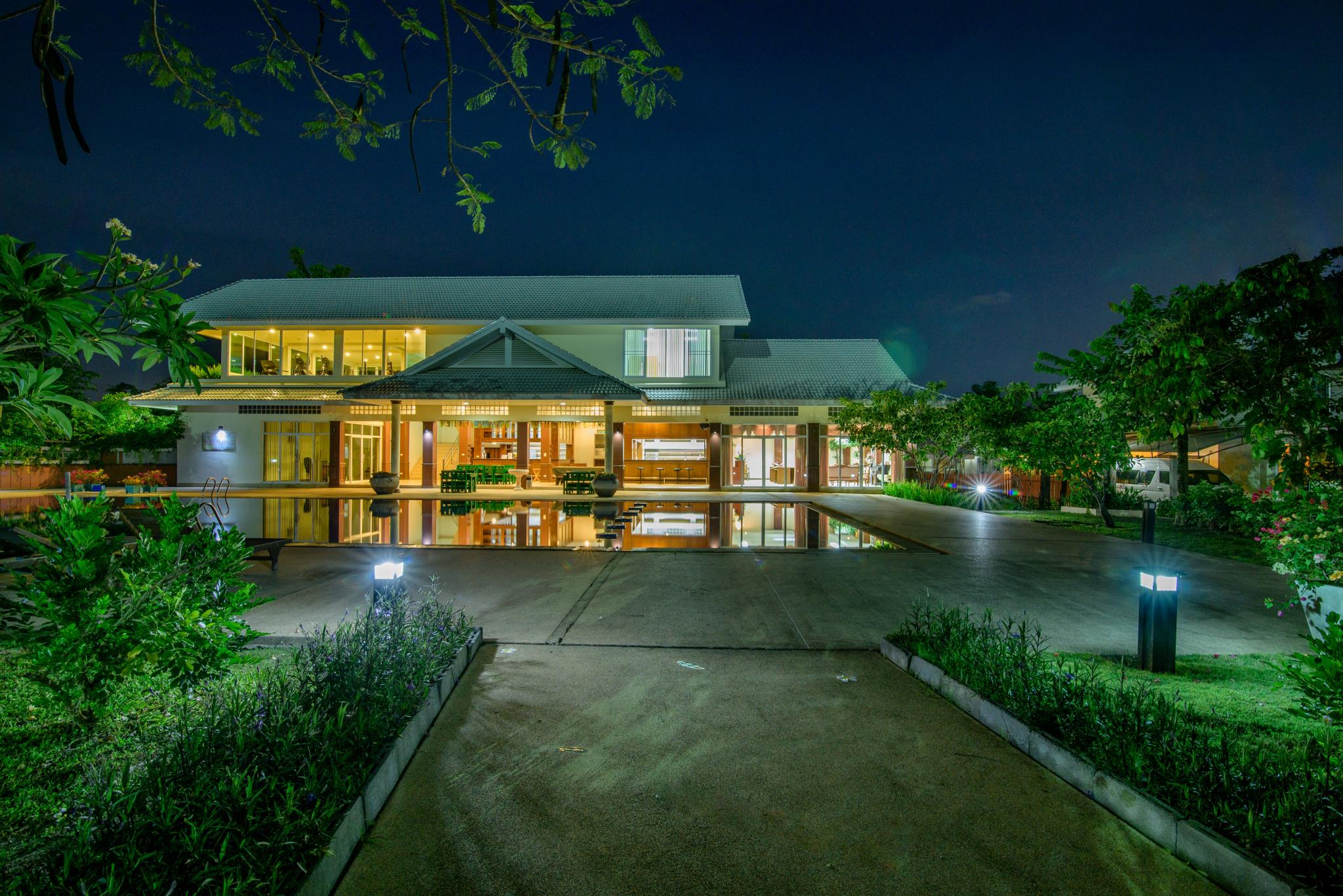 Taweeporn Condotel and Resort