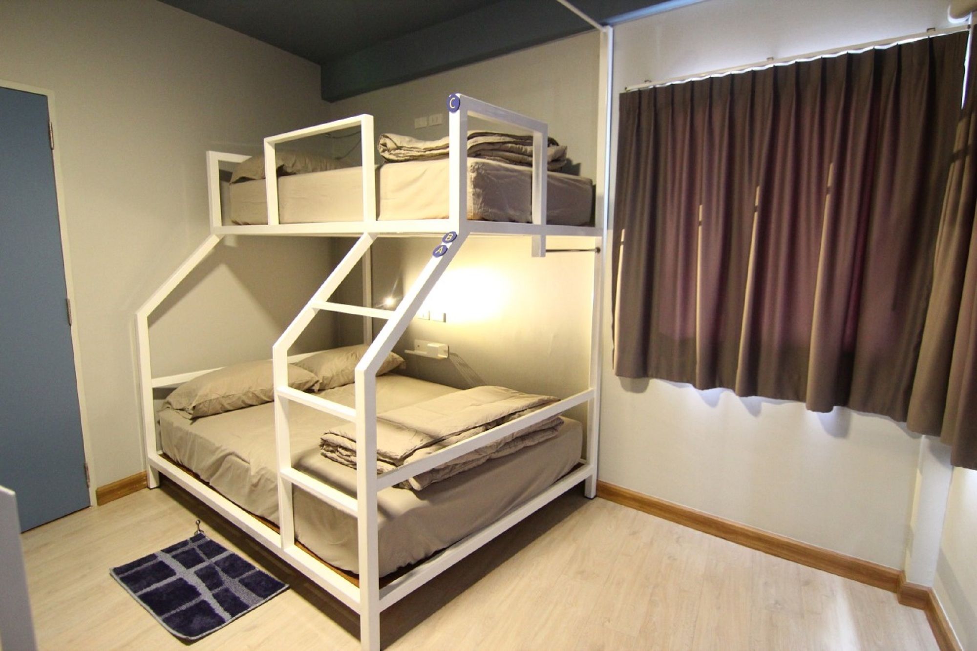 The Moon Hostel Hua Hin