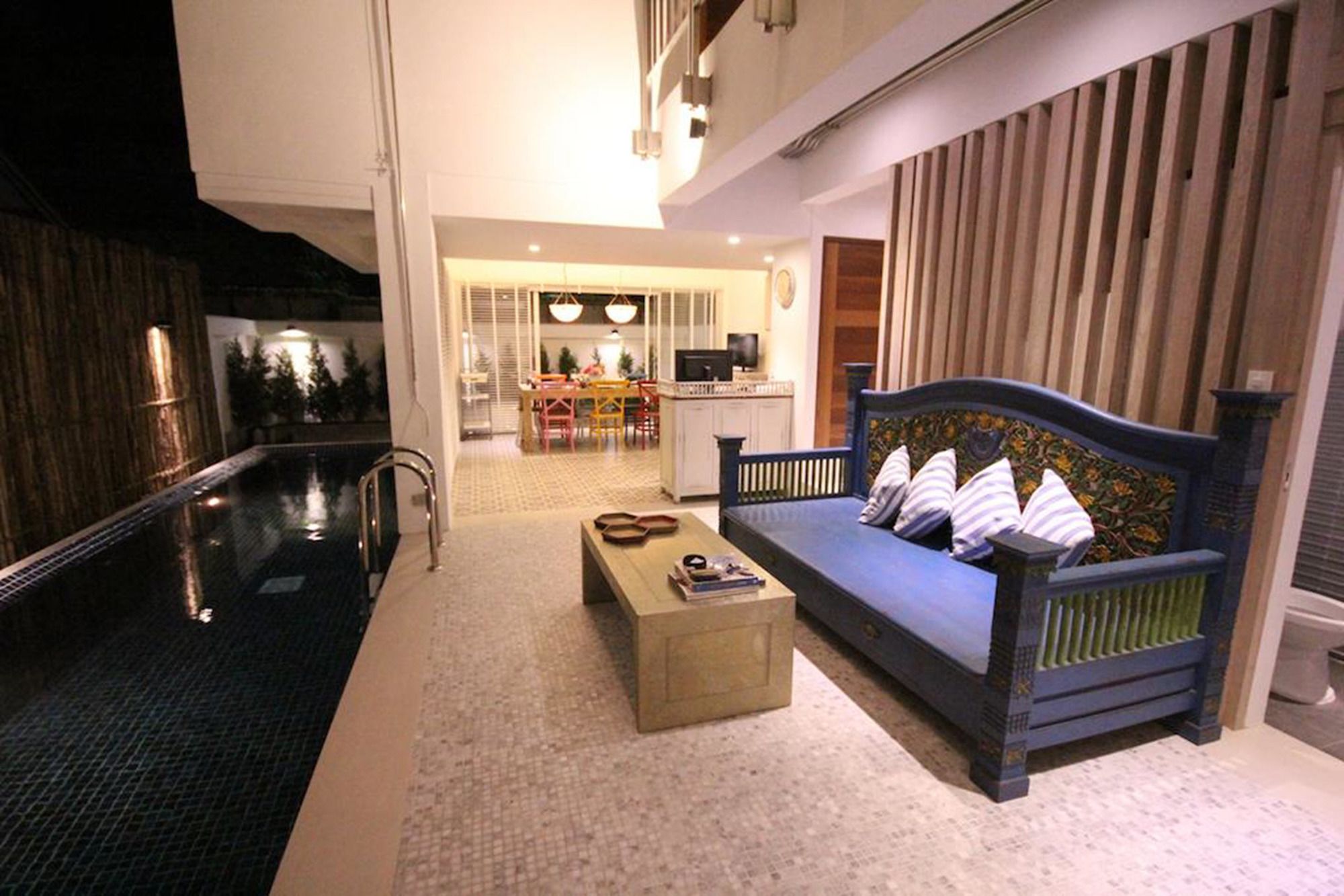 Villa S