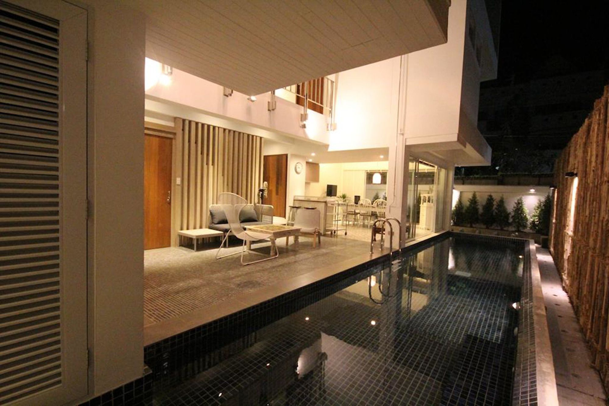 Villa S