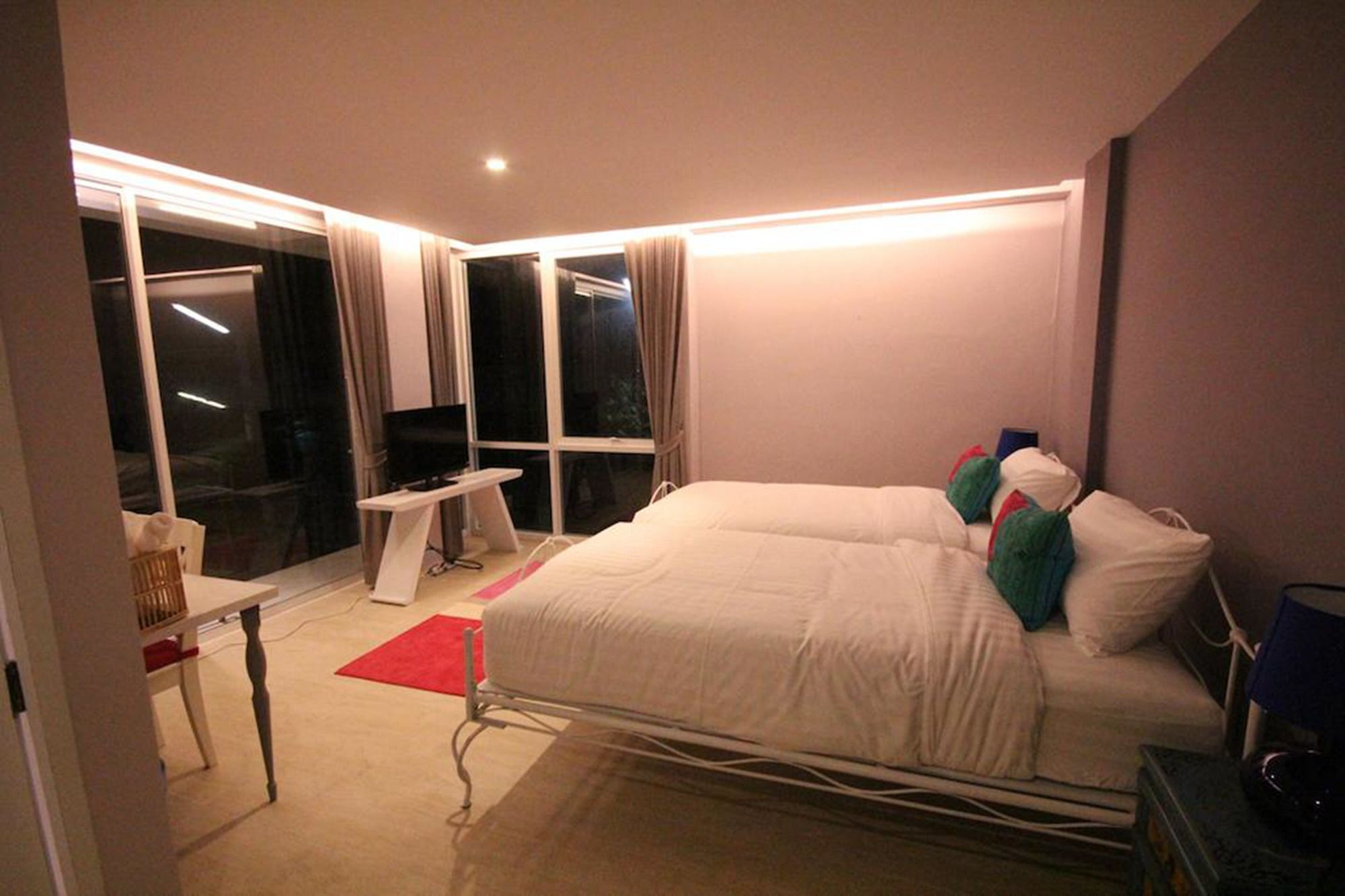 Villa S