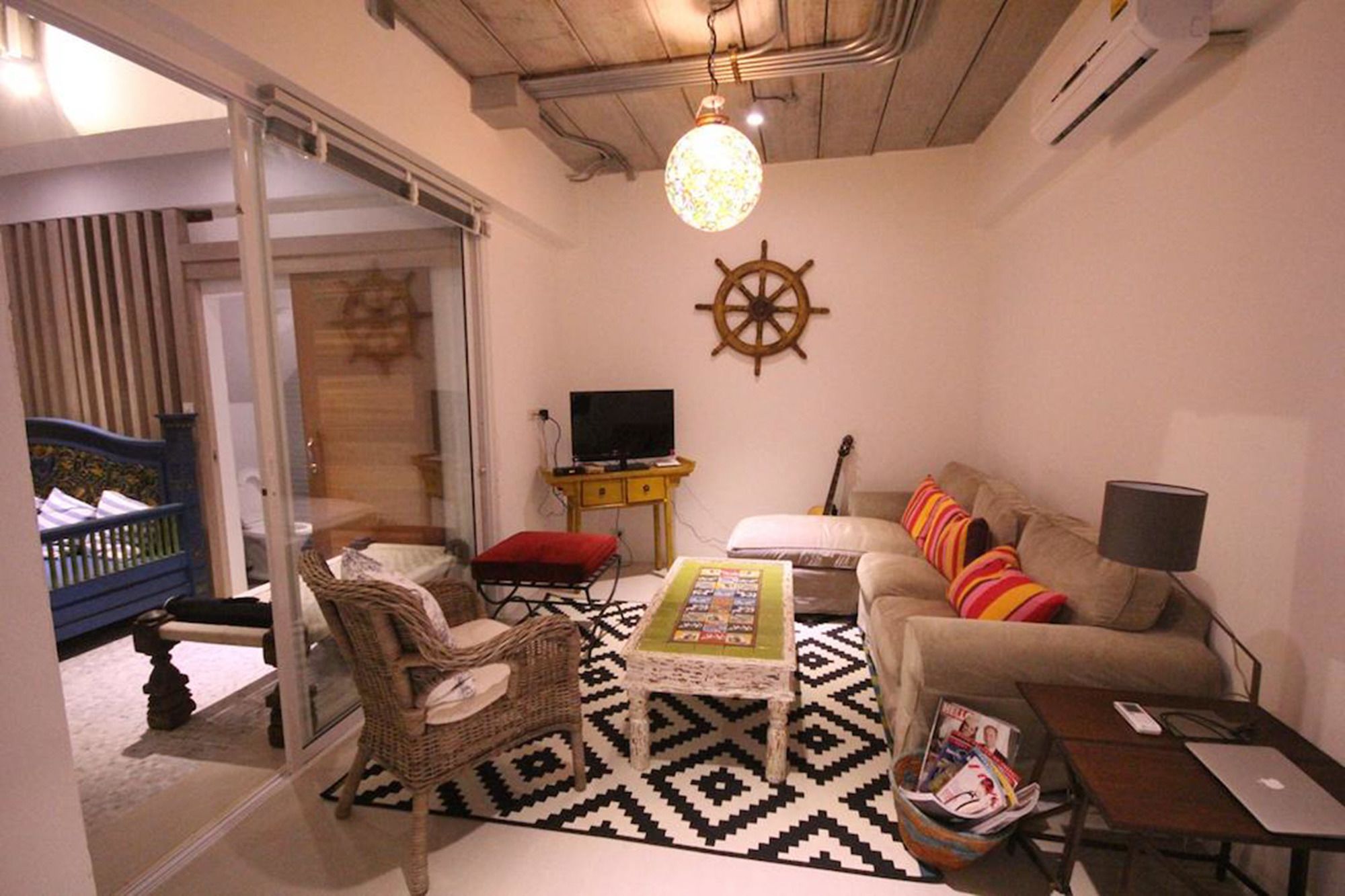 Villa S