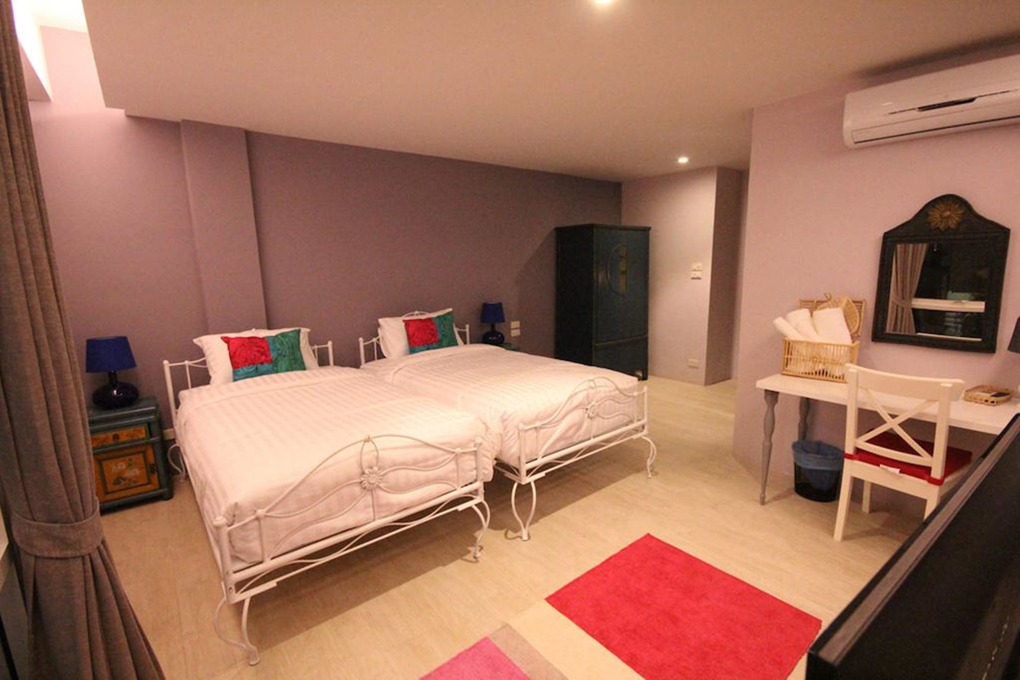 Villa S
