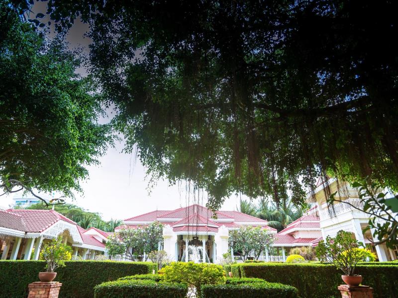 Wora Bura Hua Hin Resort & Spa