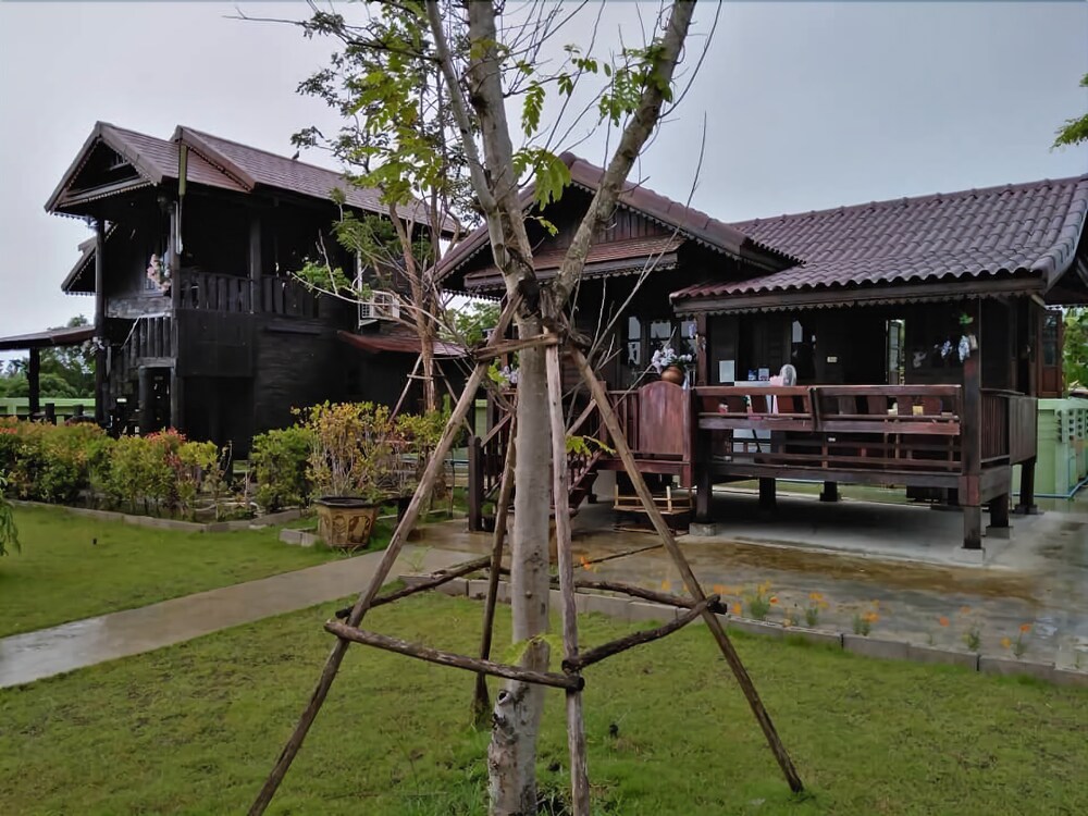 Baan Fah Rak Tawan