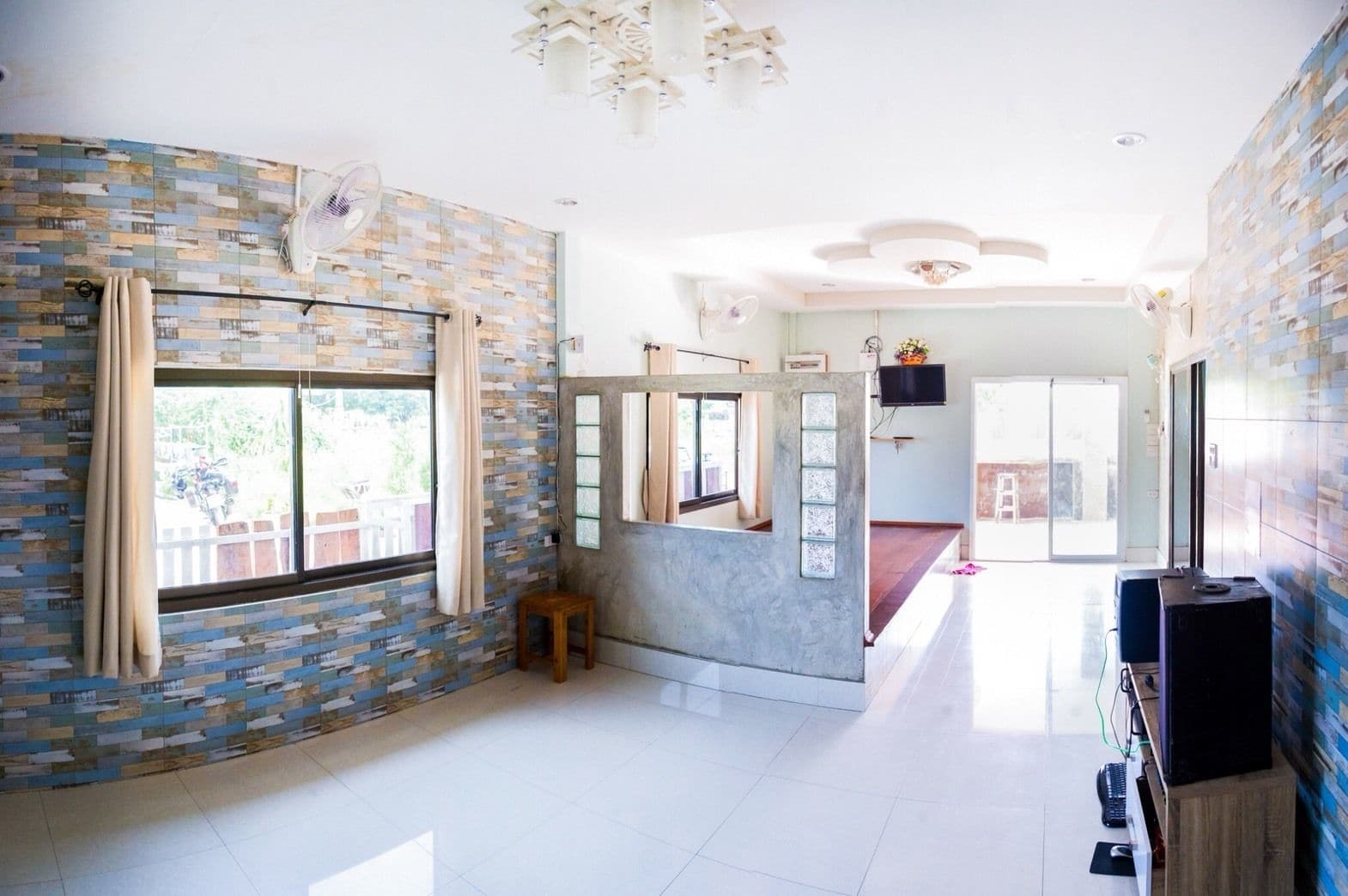 Baan Pak Hadd Jao Seawind 1