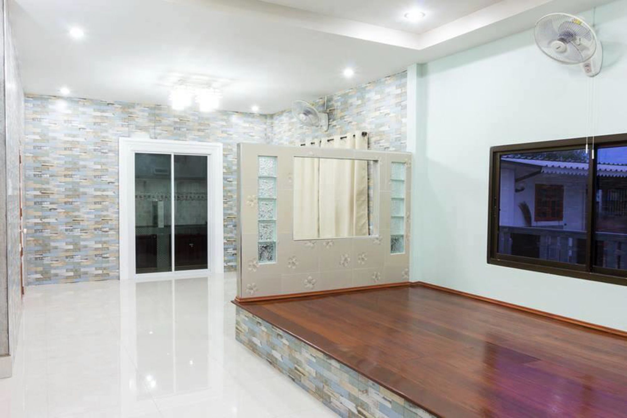 Baan Pak Hadd Jao Seawind 1