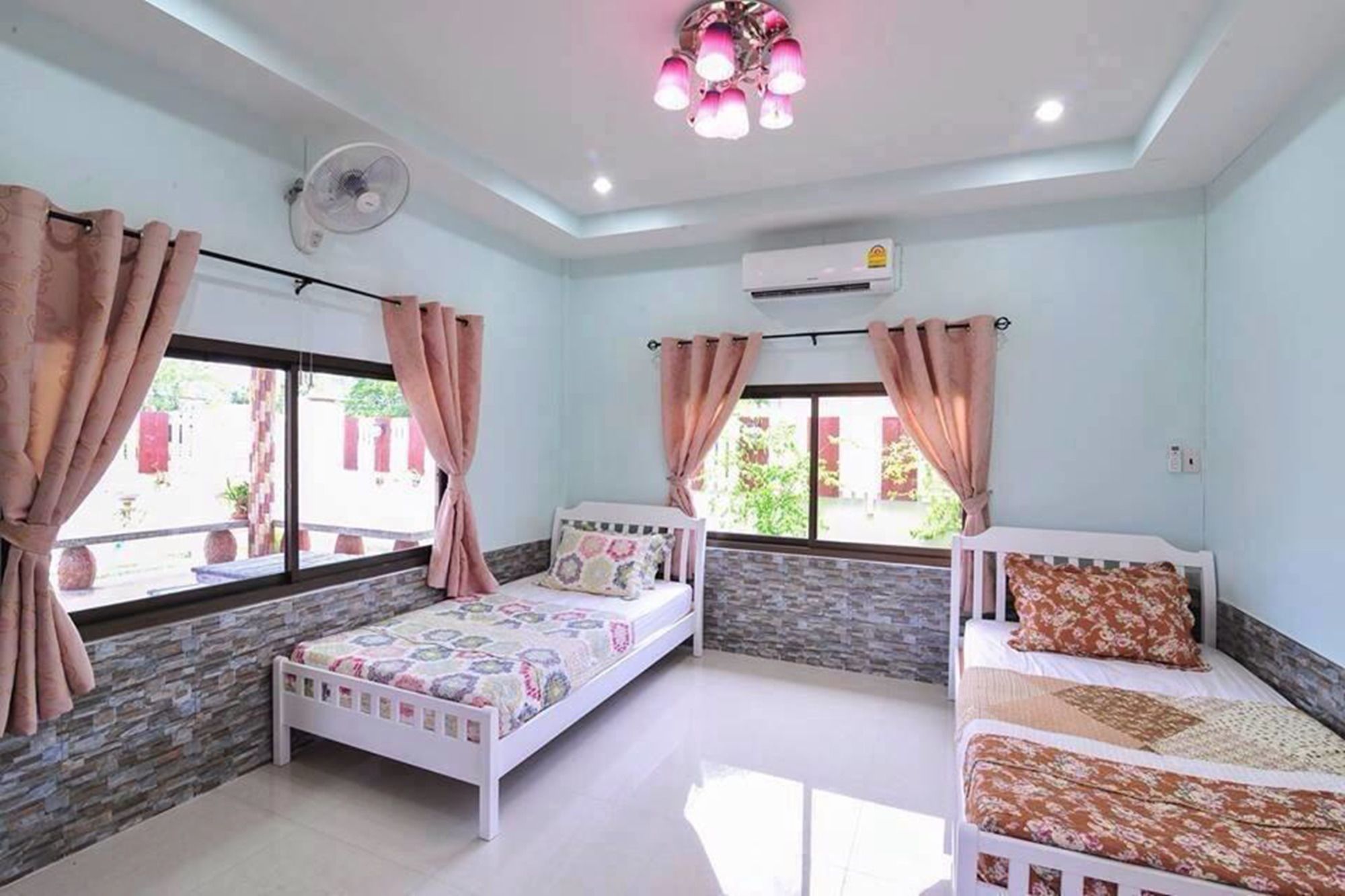Baan Pak Hadd Jao Seawind 1