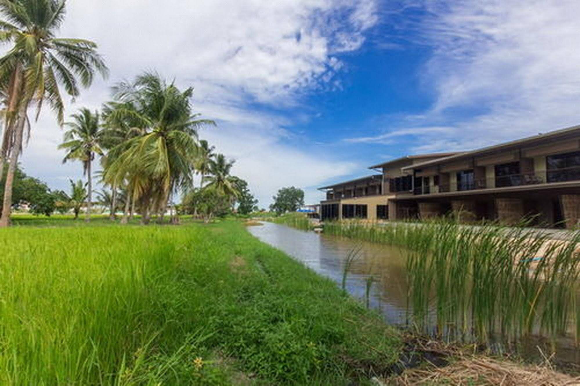 Cha Am Country Home