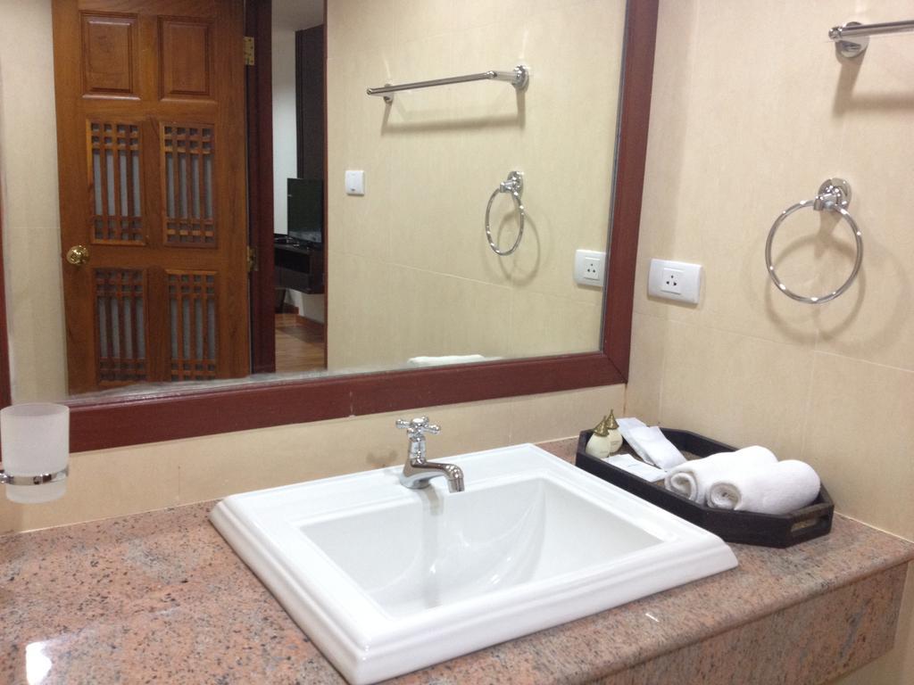 Baan Klang Hua Hin Resort & Condominium