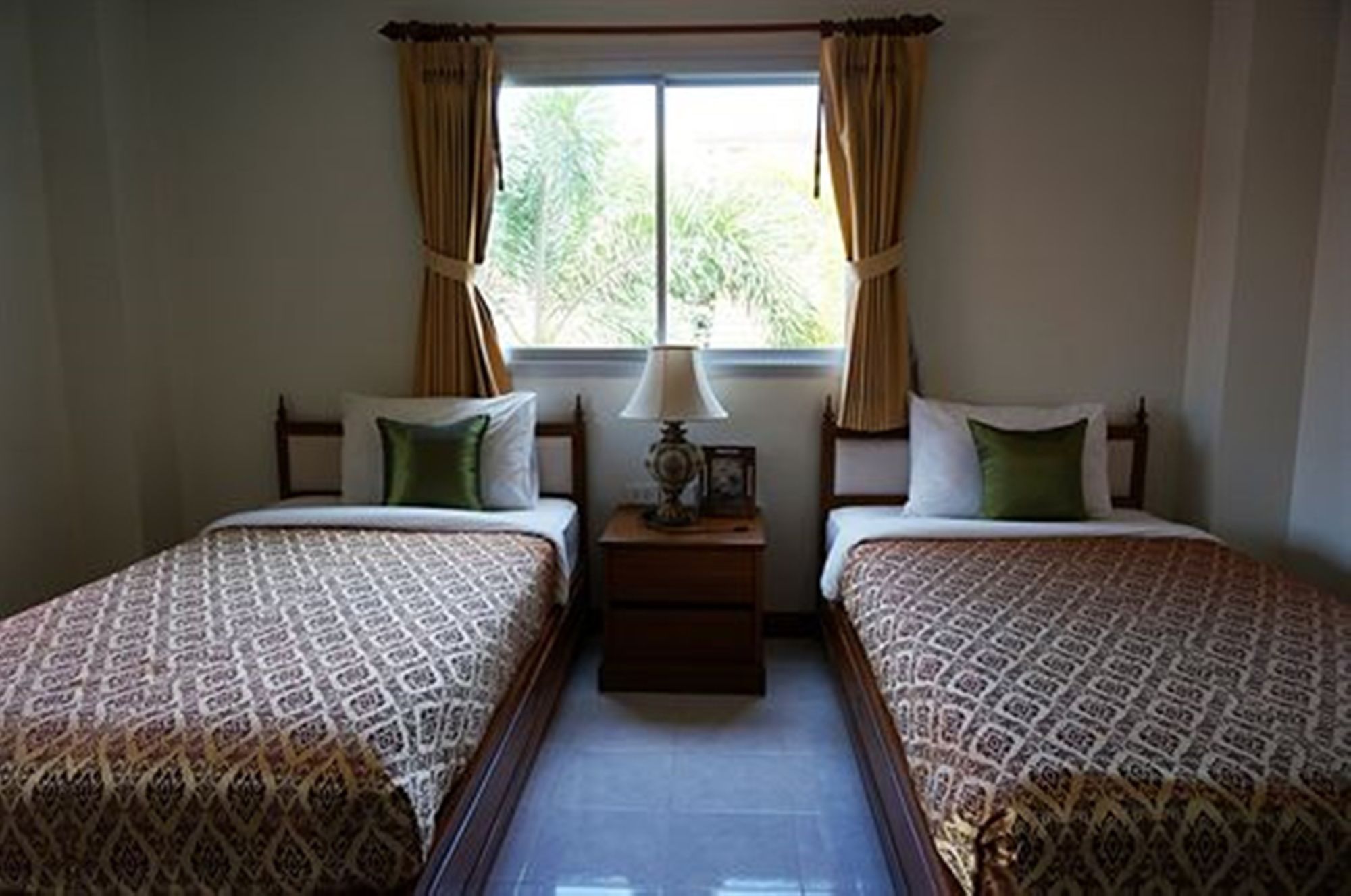 Hua Hin White Villa Hotel