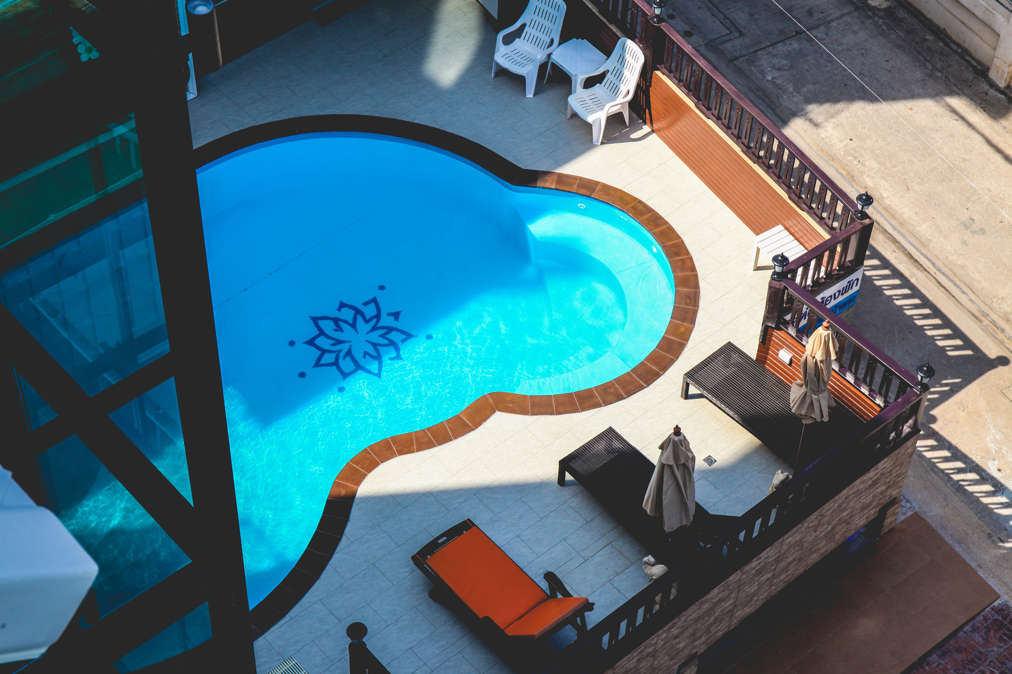 Hua Hin White Villa Hotel