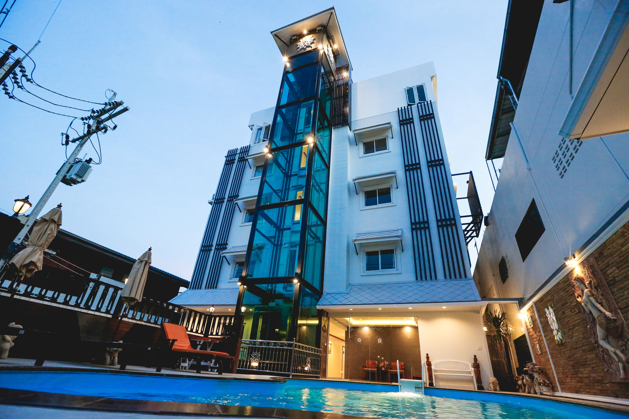 Hua Hin White Villa Hotel