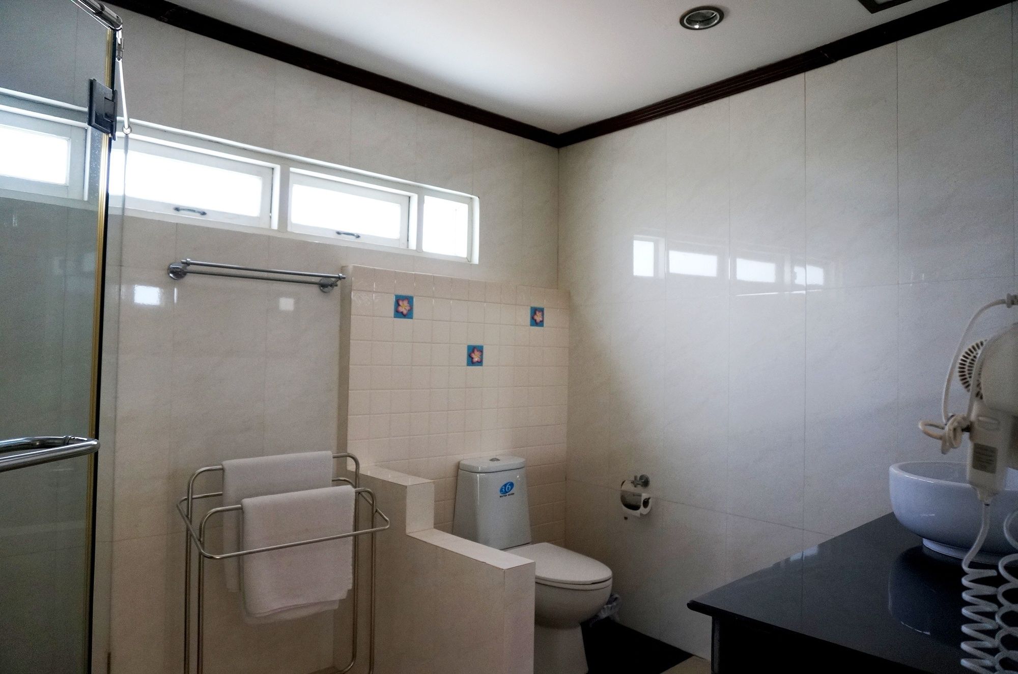 Hua Hin White Villa Hotel