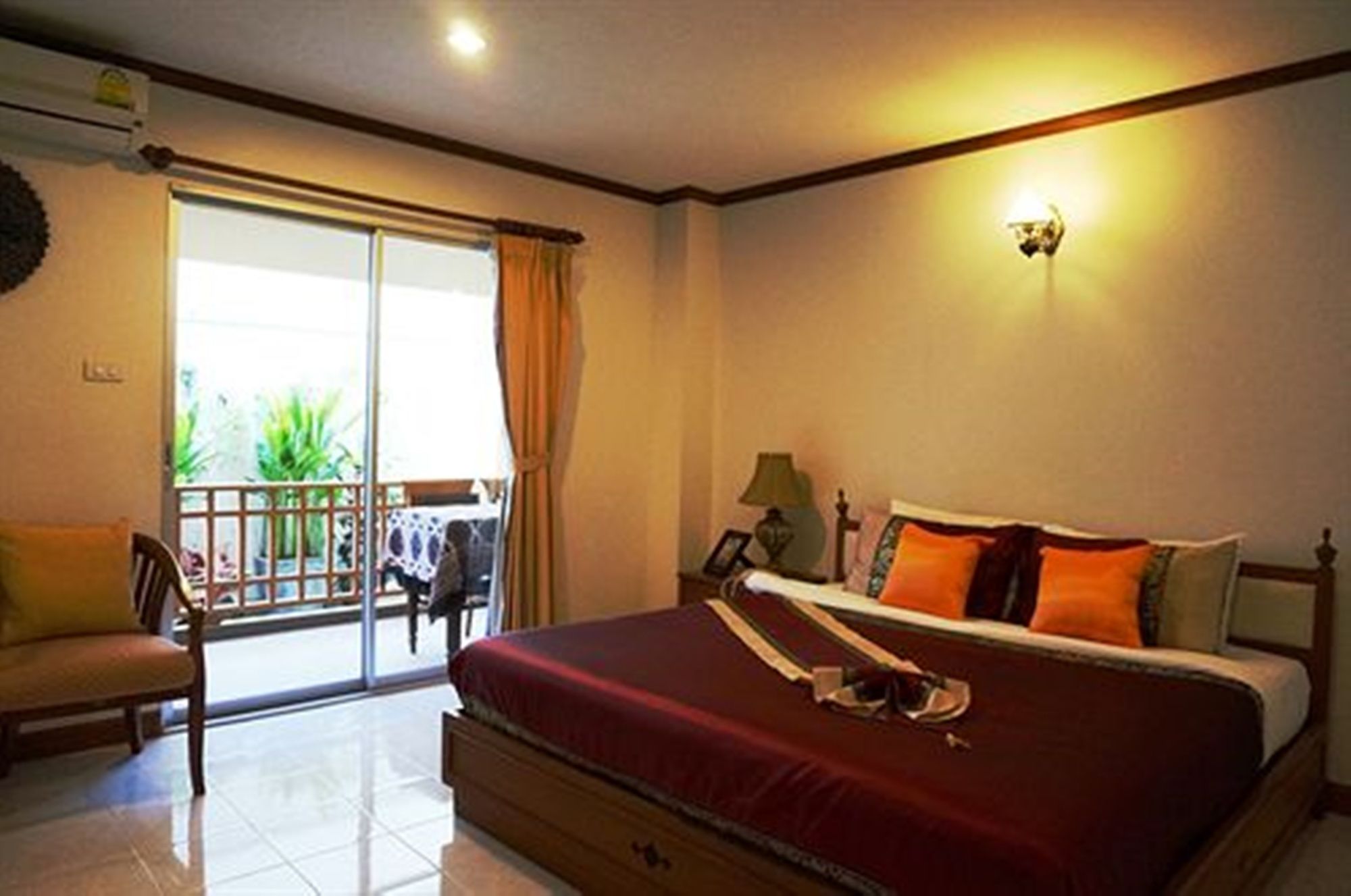 Hua Hin White Villa Hotel